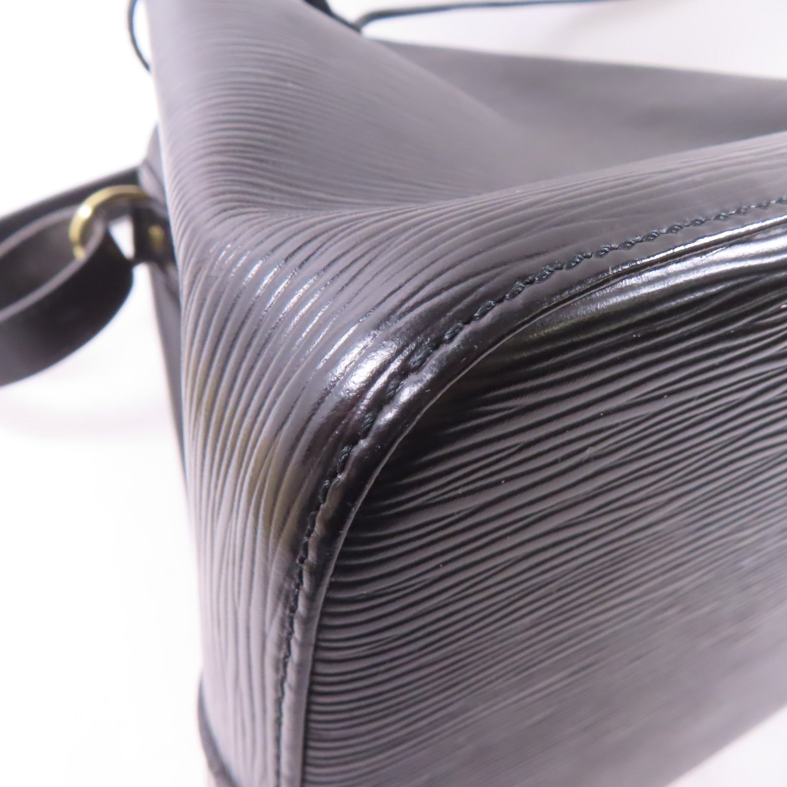 LOUIS VUITTON Epi Noe Bucket Bag金扣肩背袋黑色