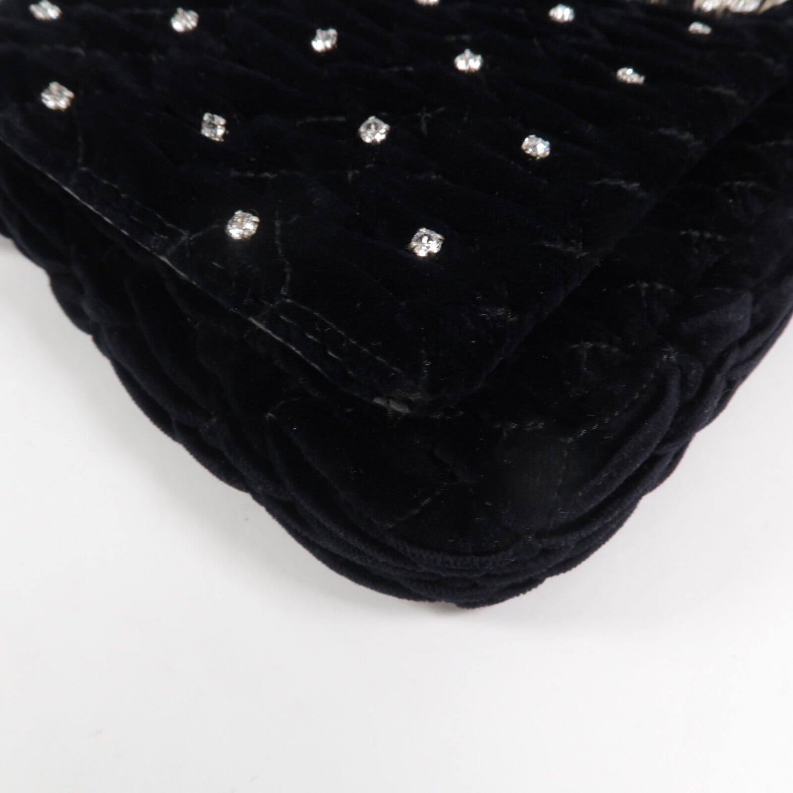 Miu Miu 天鵝絨Chain Shoulder手挽肩背兩用袋