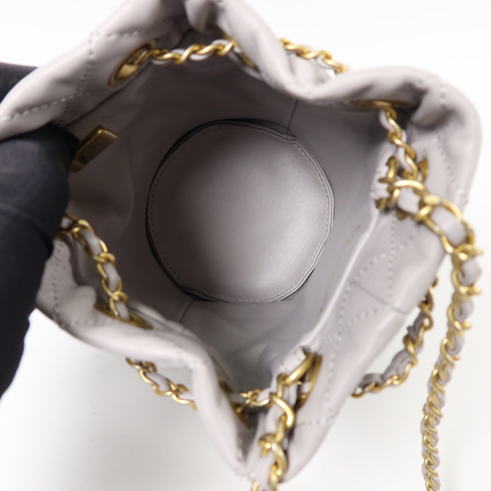 CHANEL 羊皮皮革Pearl Crush Bucket Bag鏈帶肩背袋