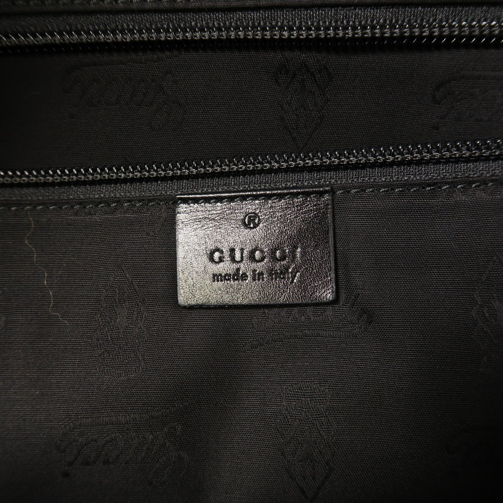 GUCCI 塗層帆布Shoulder Bag銀扣肩背袋