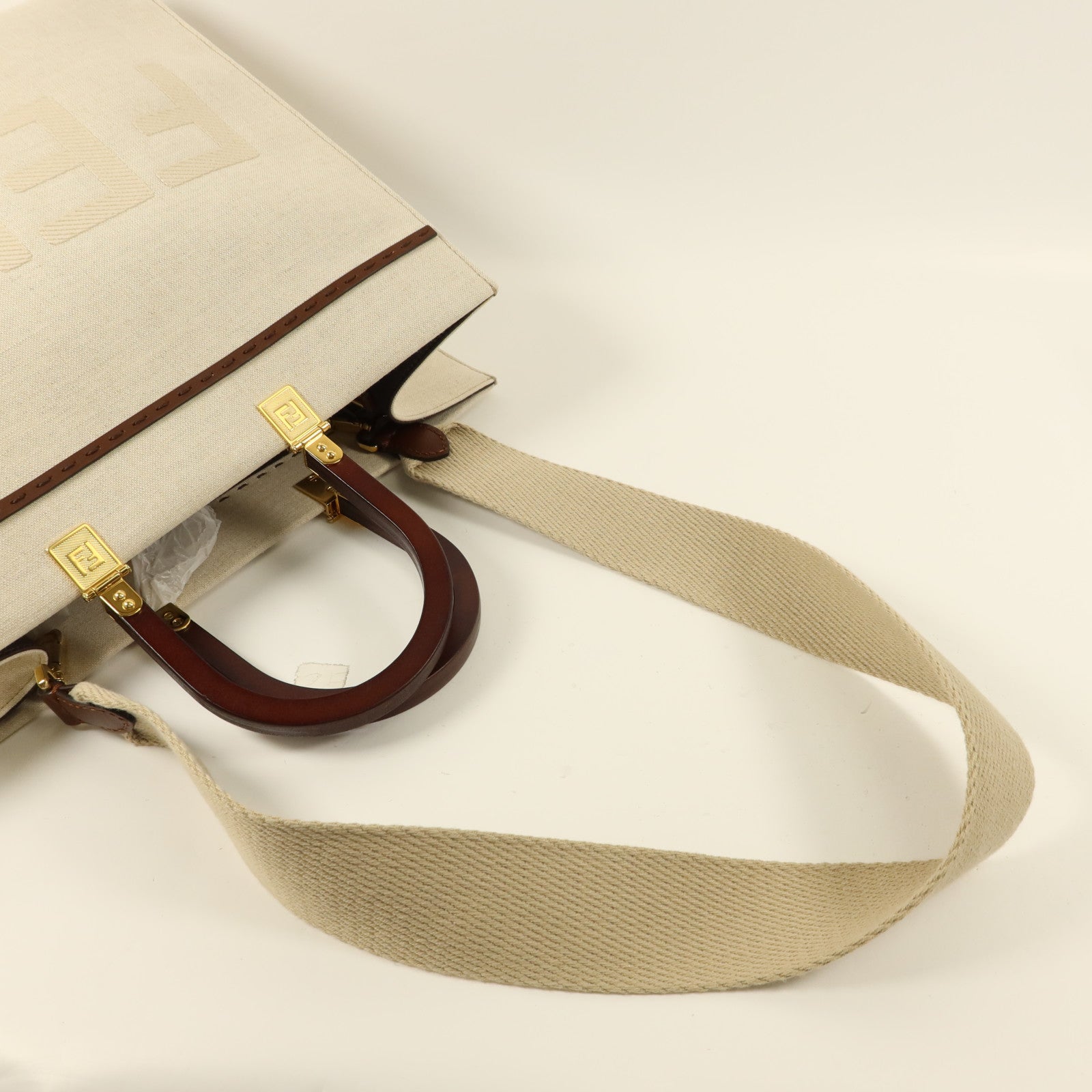 FENDI 帆布Sunshine Medium金扣手挽肩背兩用袋
