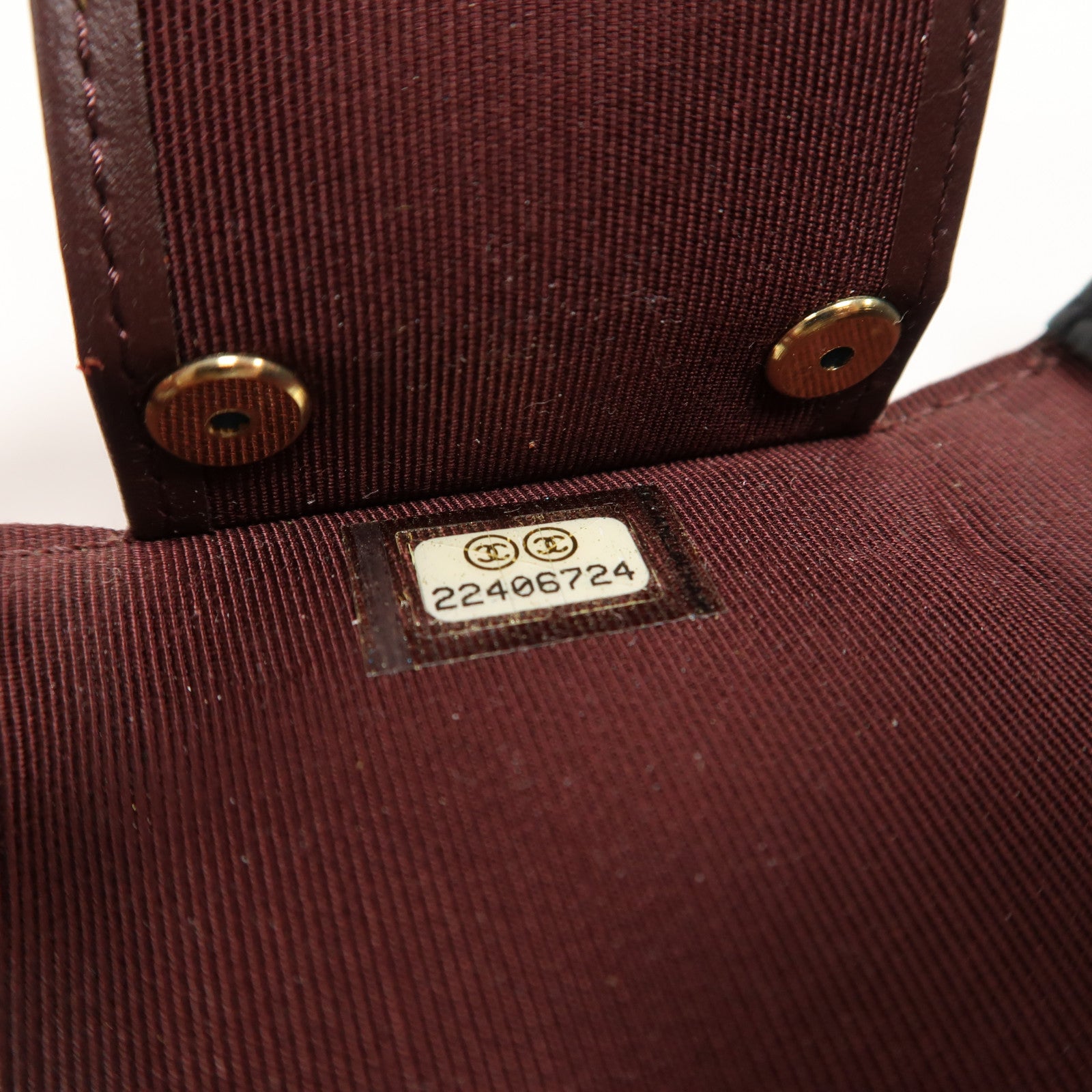 CHANEL Caviar皮革Keycase金扣鎖匙包黑色