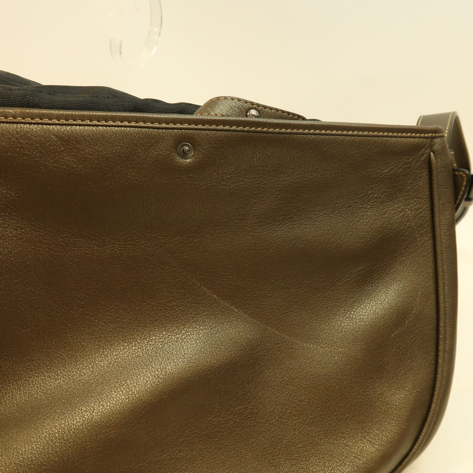 LOEWE 皮革Shoulder Bag銀扣肩背袋啡色