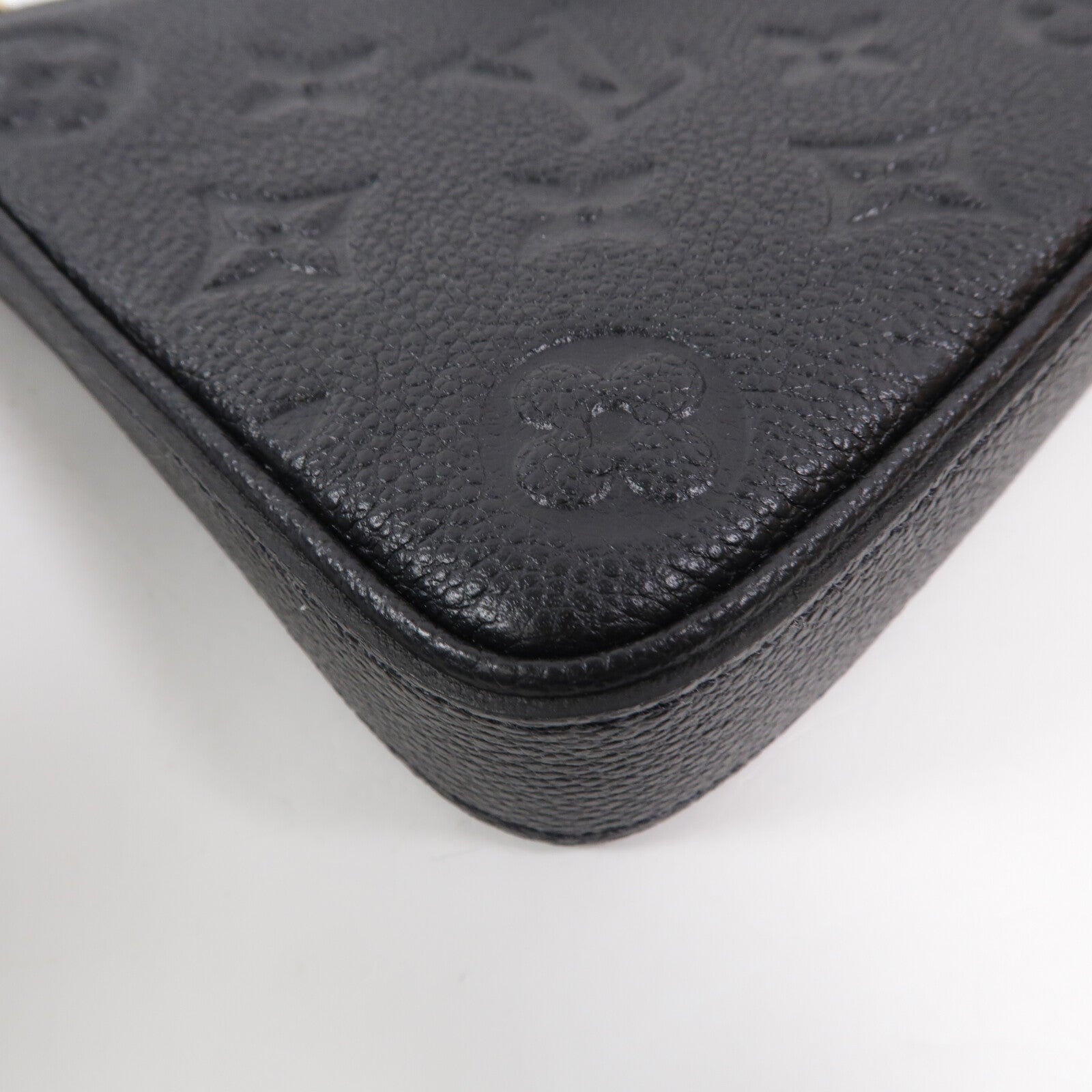 LOUIS VUITTON Monogram Empreinte Easy Pouch On Strap手挽肩背兩用袋