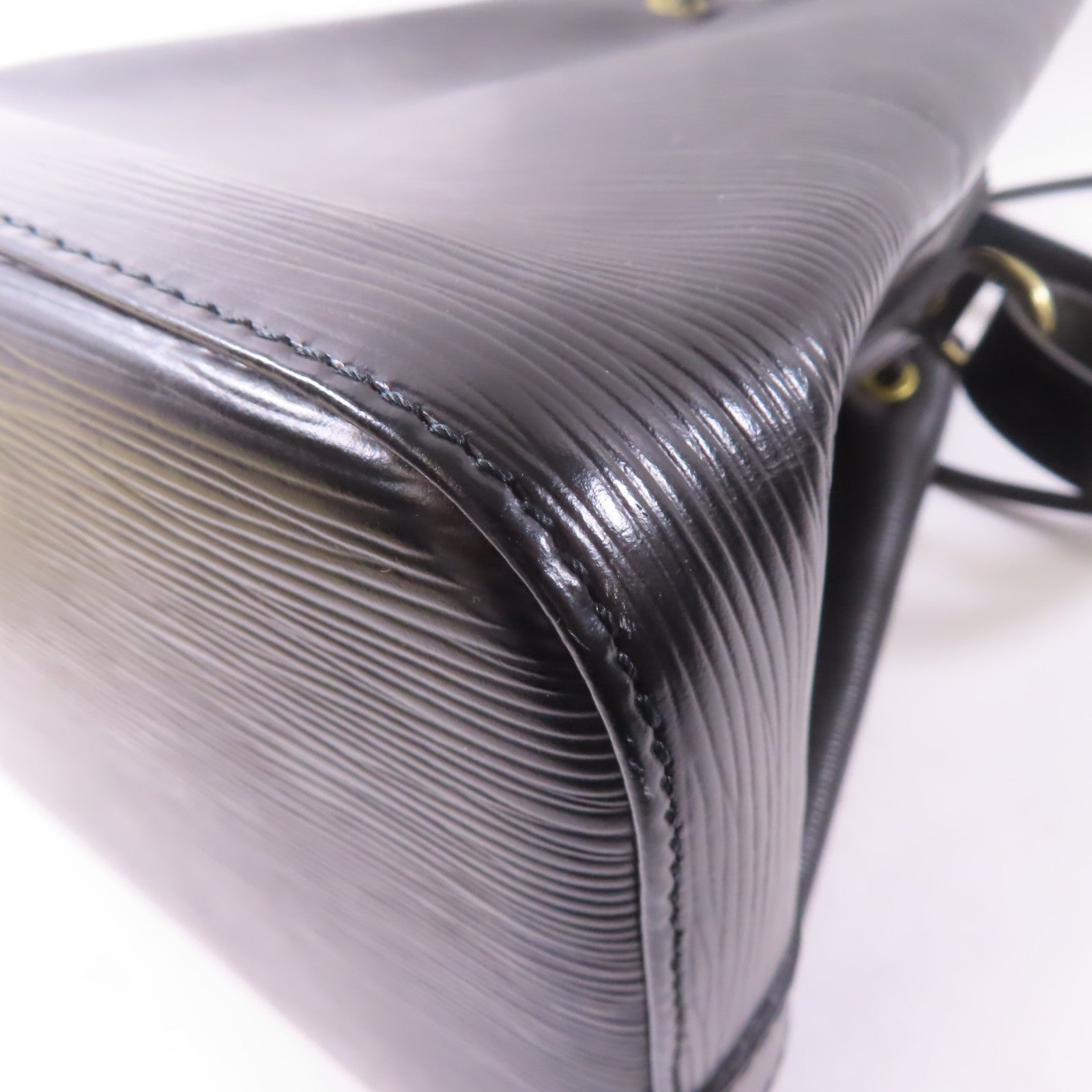 LOUIS VUITTON Epi Noe Bucket Bag金扣肩背袋黑色