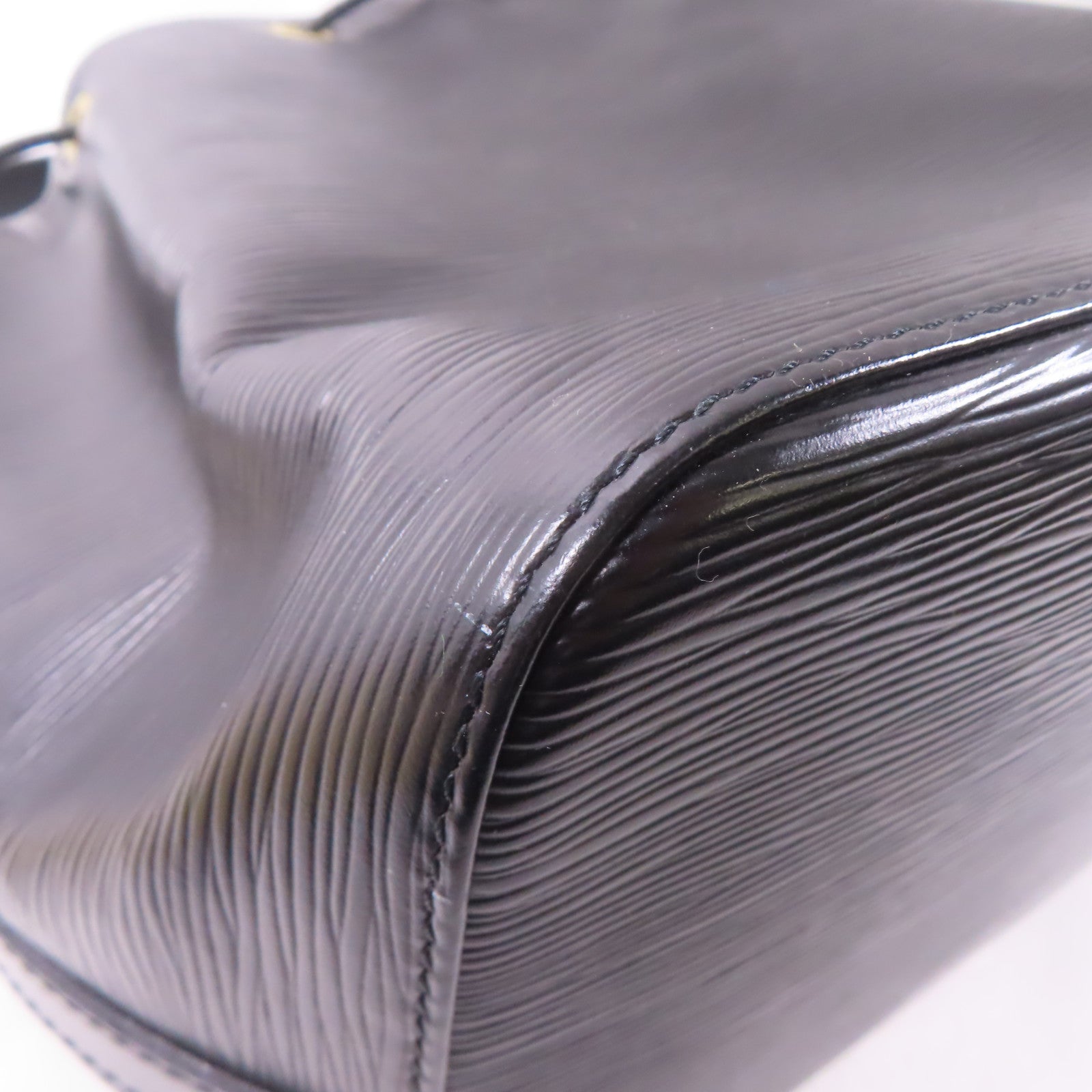 LOUIS VUITTON Epi Noe Bucket Bag金扣肩背袋黑色