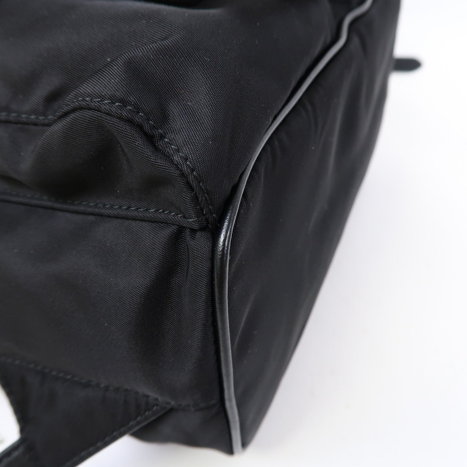PRADA 尼龍Backpack銀扣背包黑色