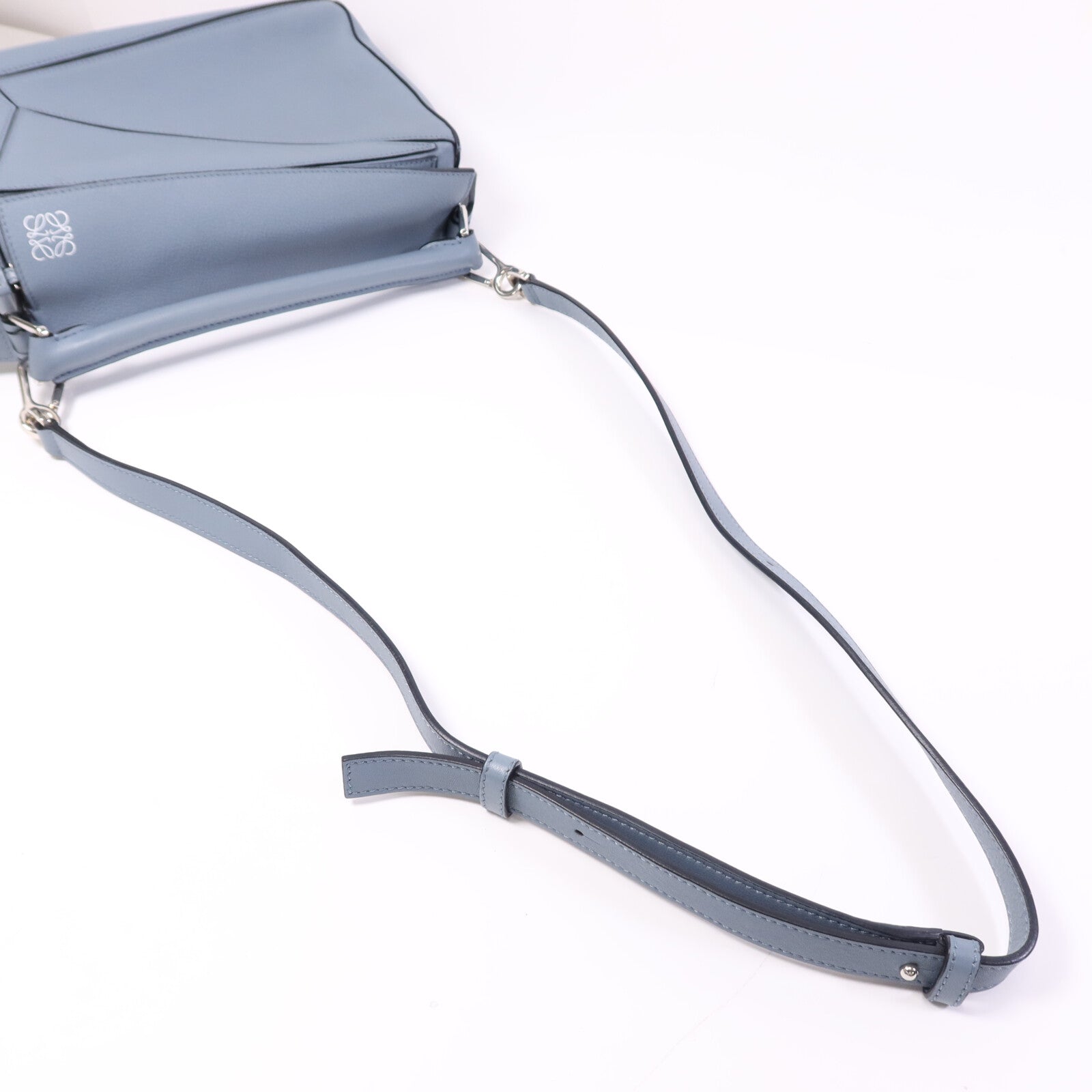 LOEWE 牛皮皮革Puzzzle Small銀扣手挽肩背兩用袋