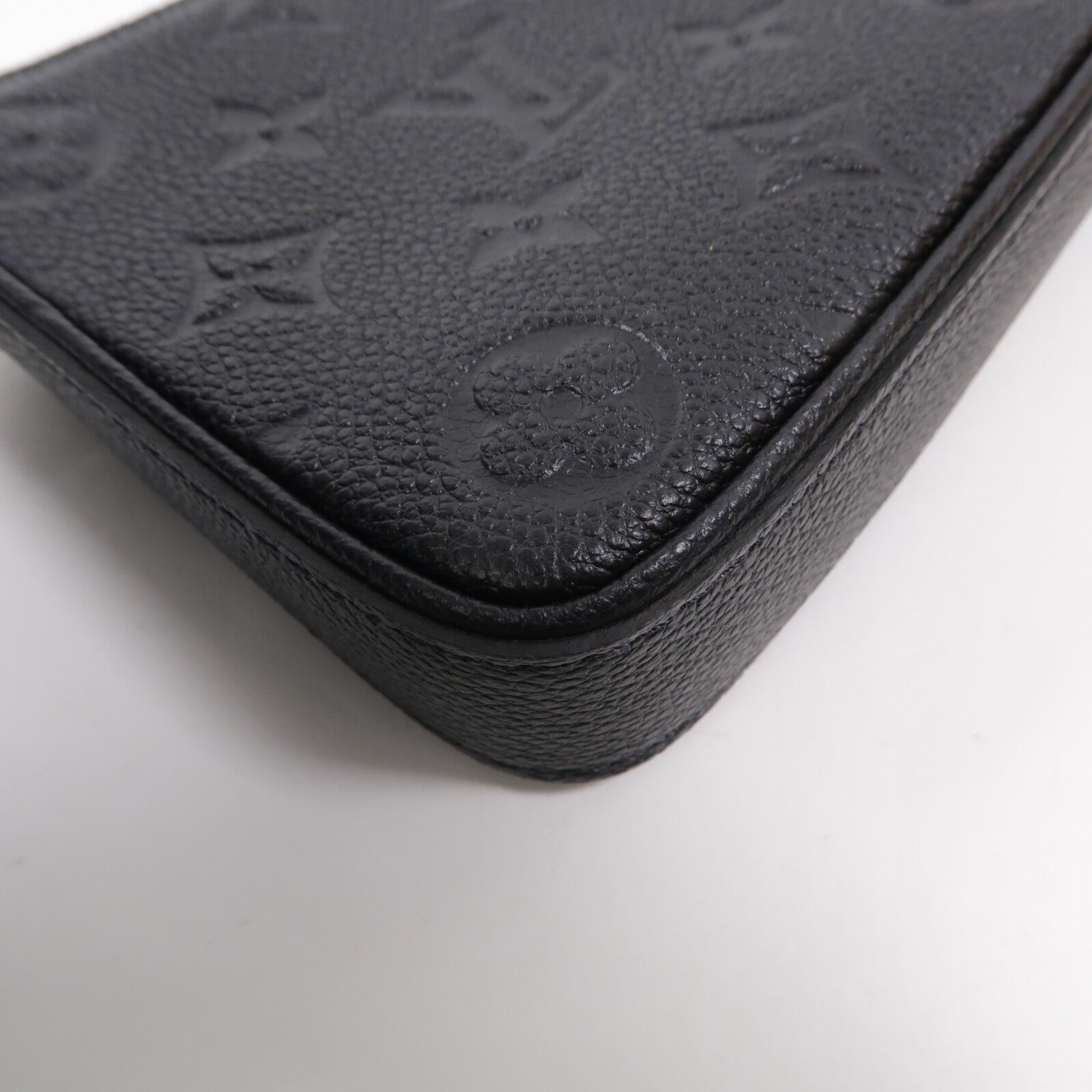 LOUIS VUITTON Monogram Empreinte Easy Pouch On Strap手挽肩背兩用袋