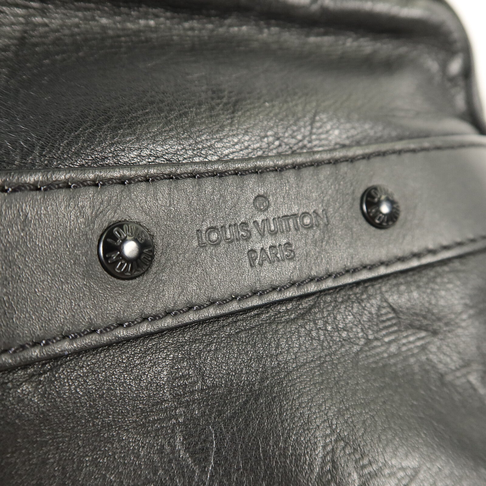 LOUIS VUITTON Monogram Shadow Danube PM肩背袋