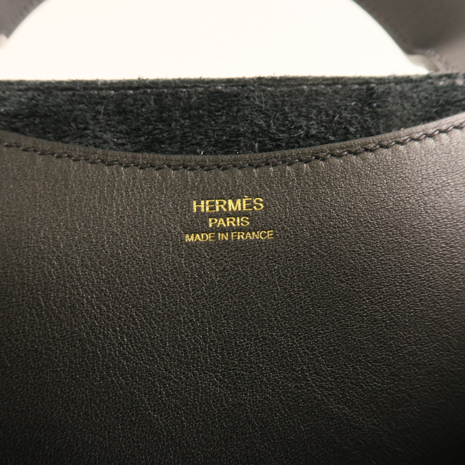 HERMES Clemence皮革In The Loop 23金扣手挽袋Noir