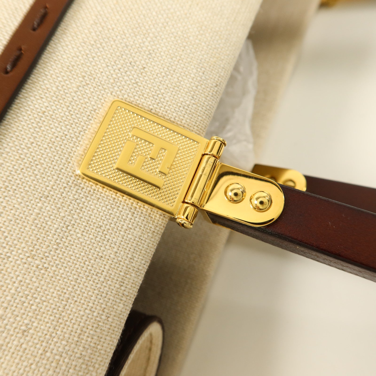 FENDI 帆布Sunshine Medium金扣手挽肩背兩用袋