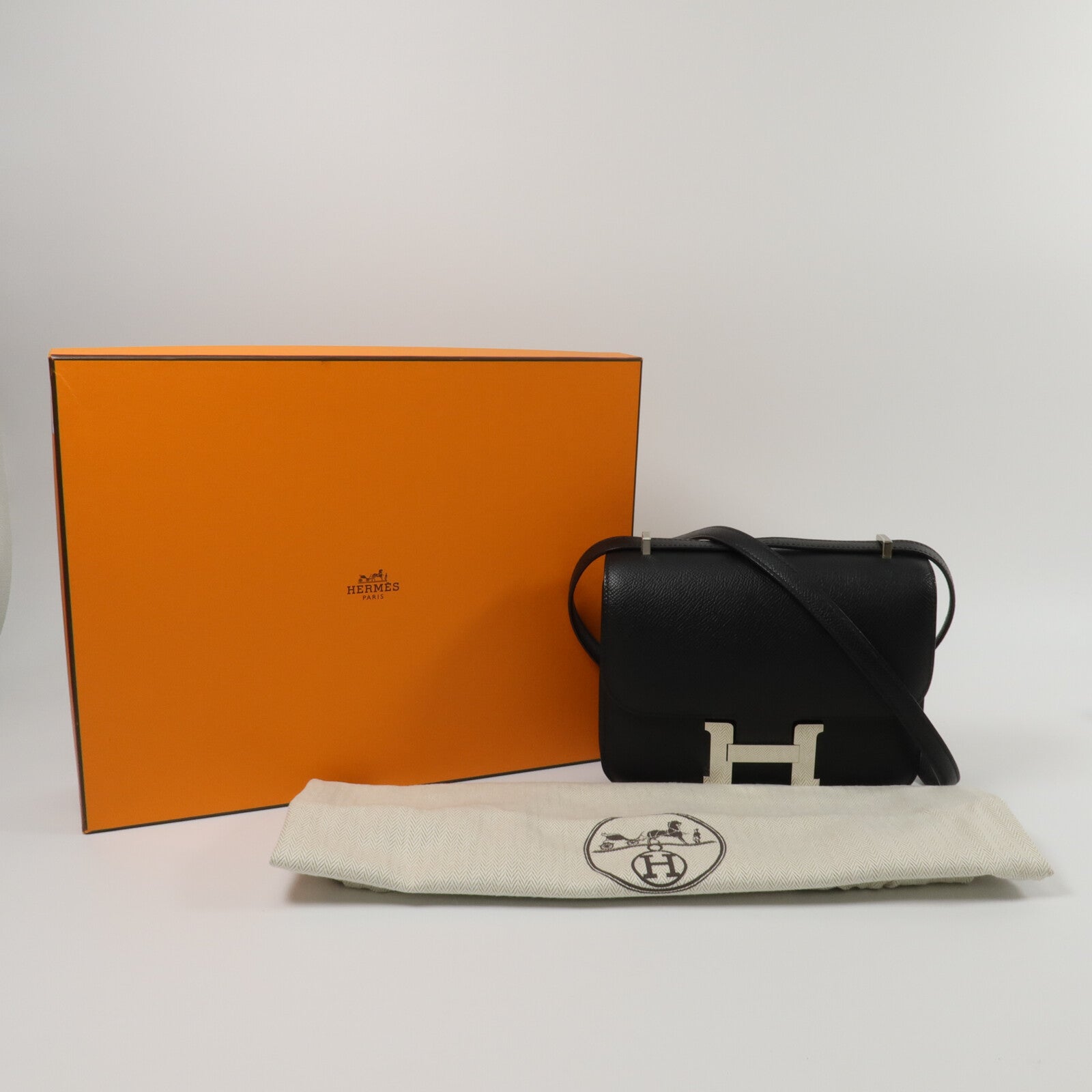 HERMES Epsom皮革Constance Mini肩背袋Noir