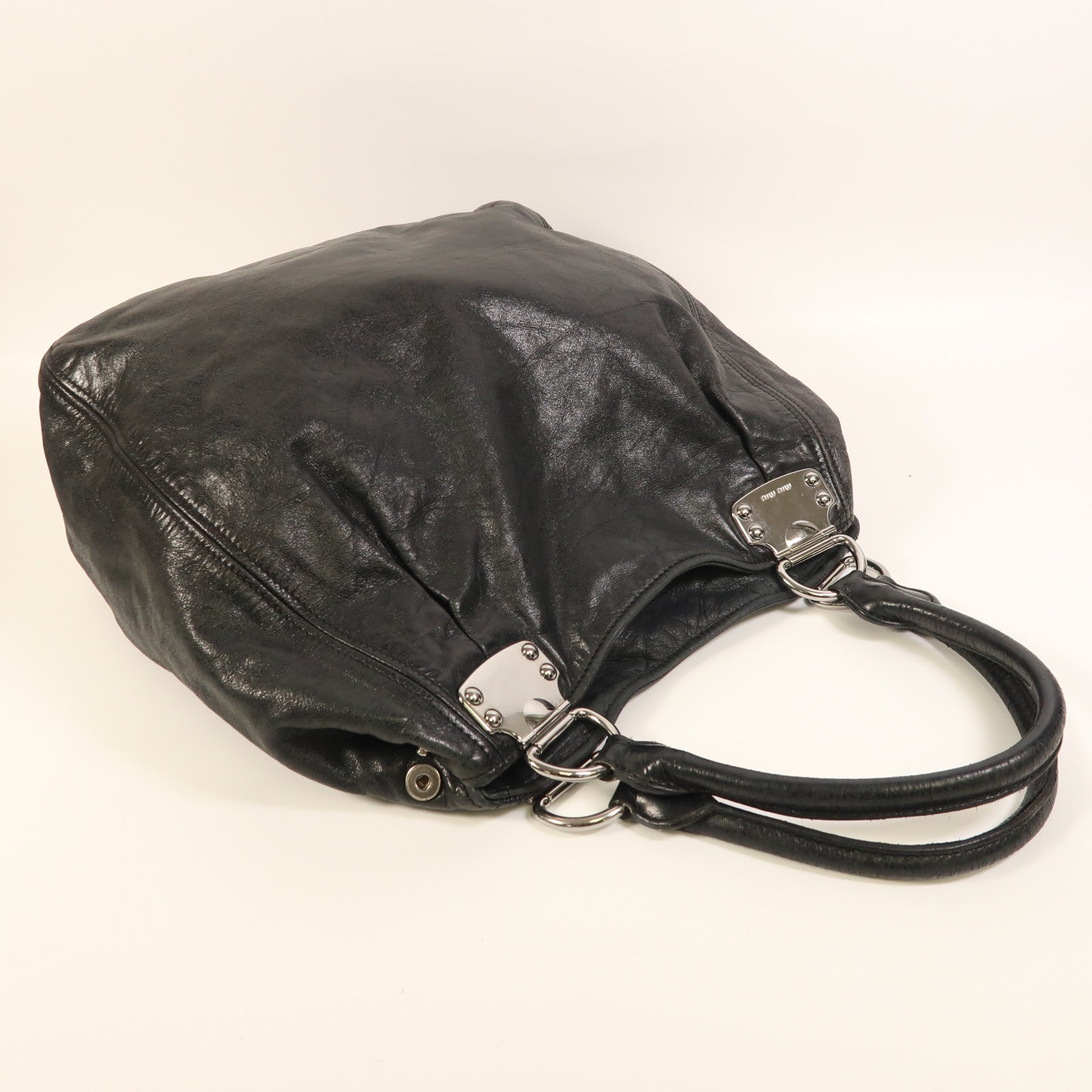 Miu Miu 牛皮皮革Shoulder Bag銀扣肩背袋