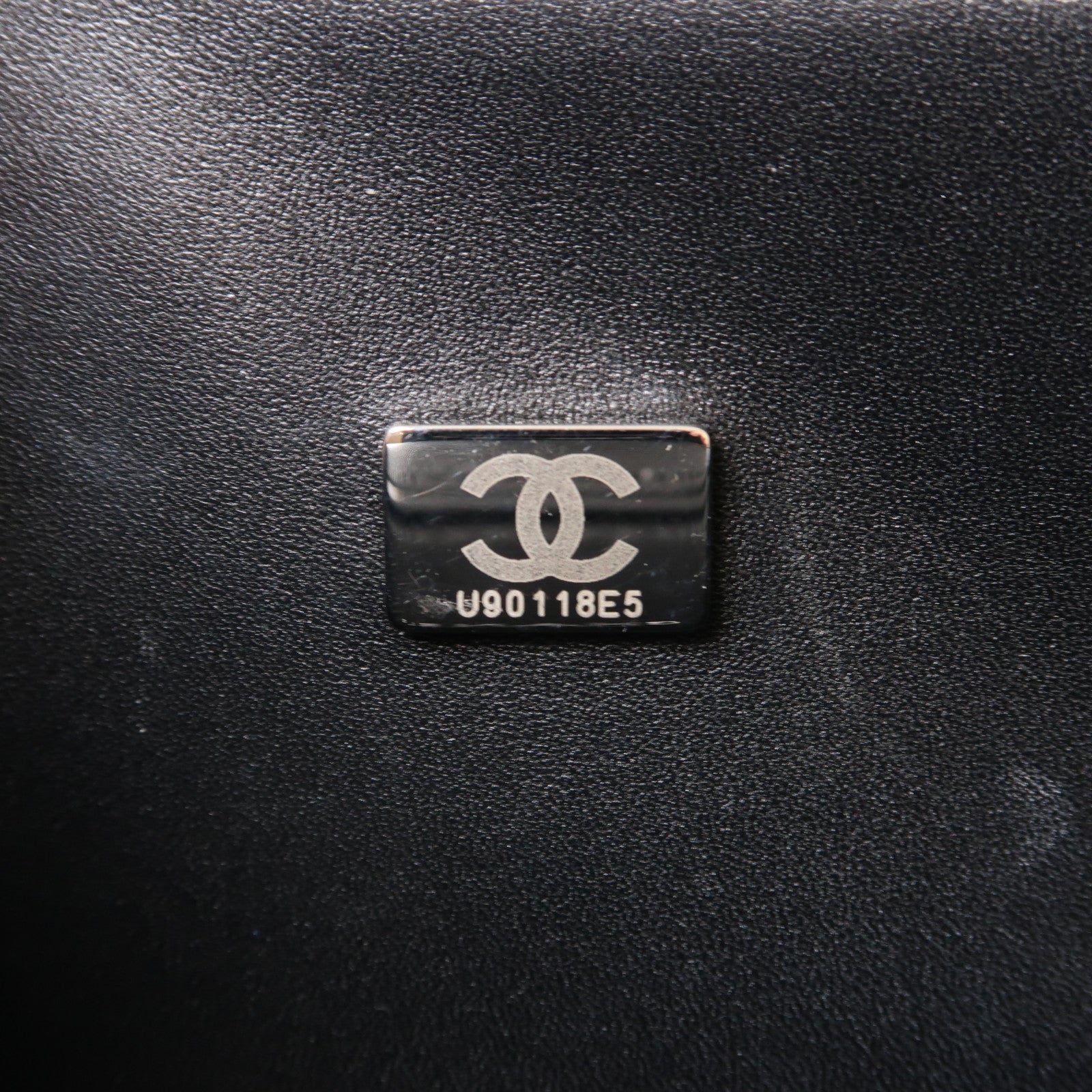 CHANEL 菱格牛皮皮革Boy 25銀扣鏈帶肩背袋黑色