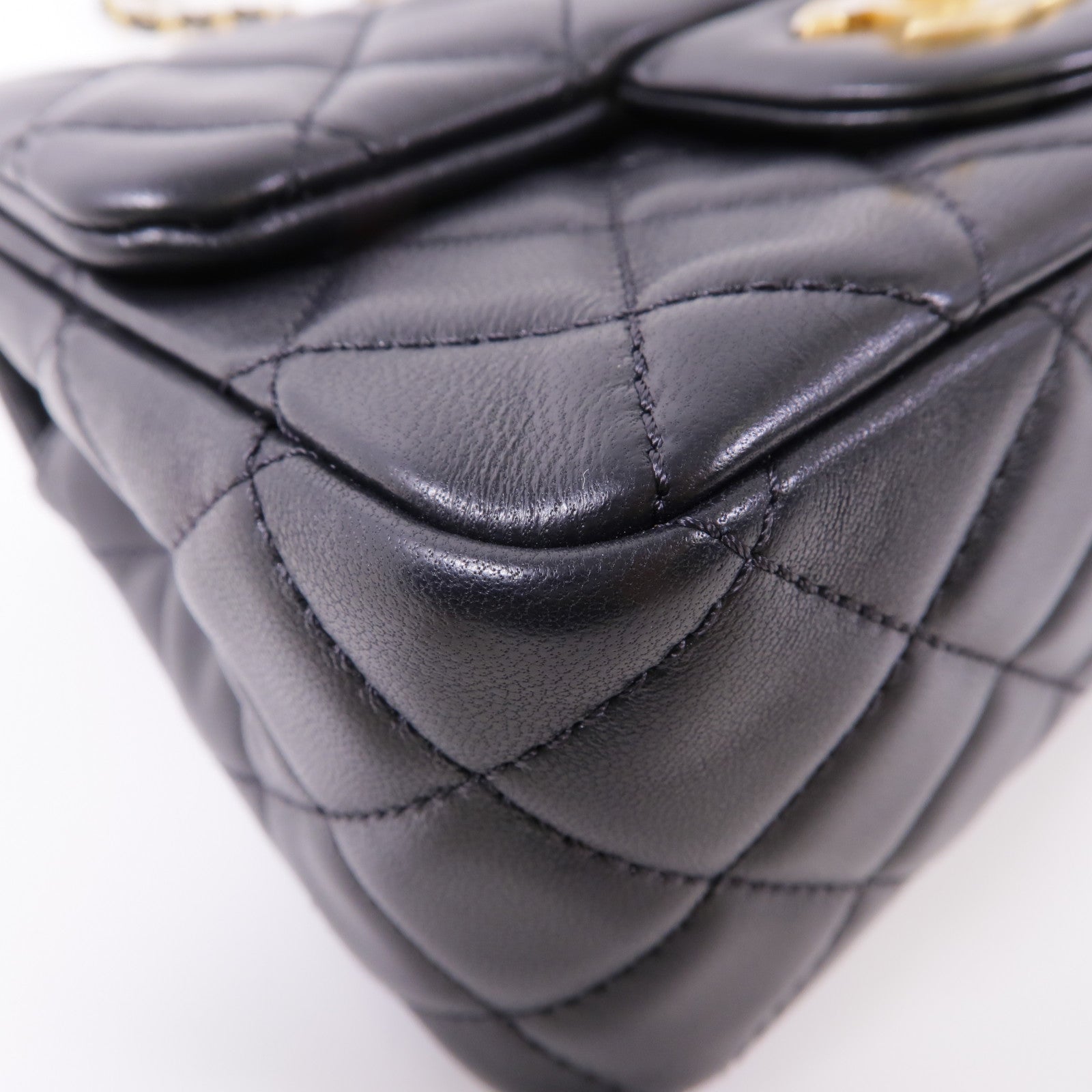 CHANEL 羊皮皮革Mini Classic 17金扣鏈帶肩背袋