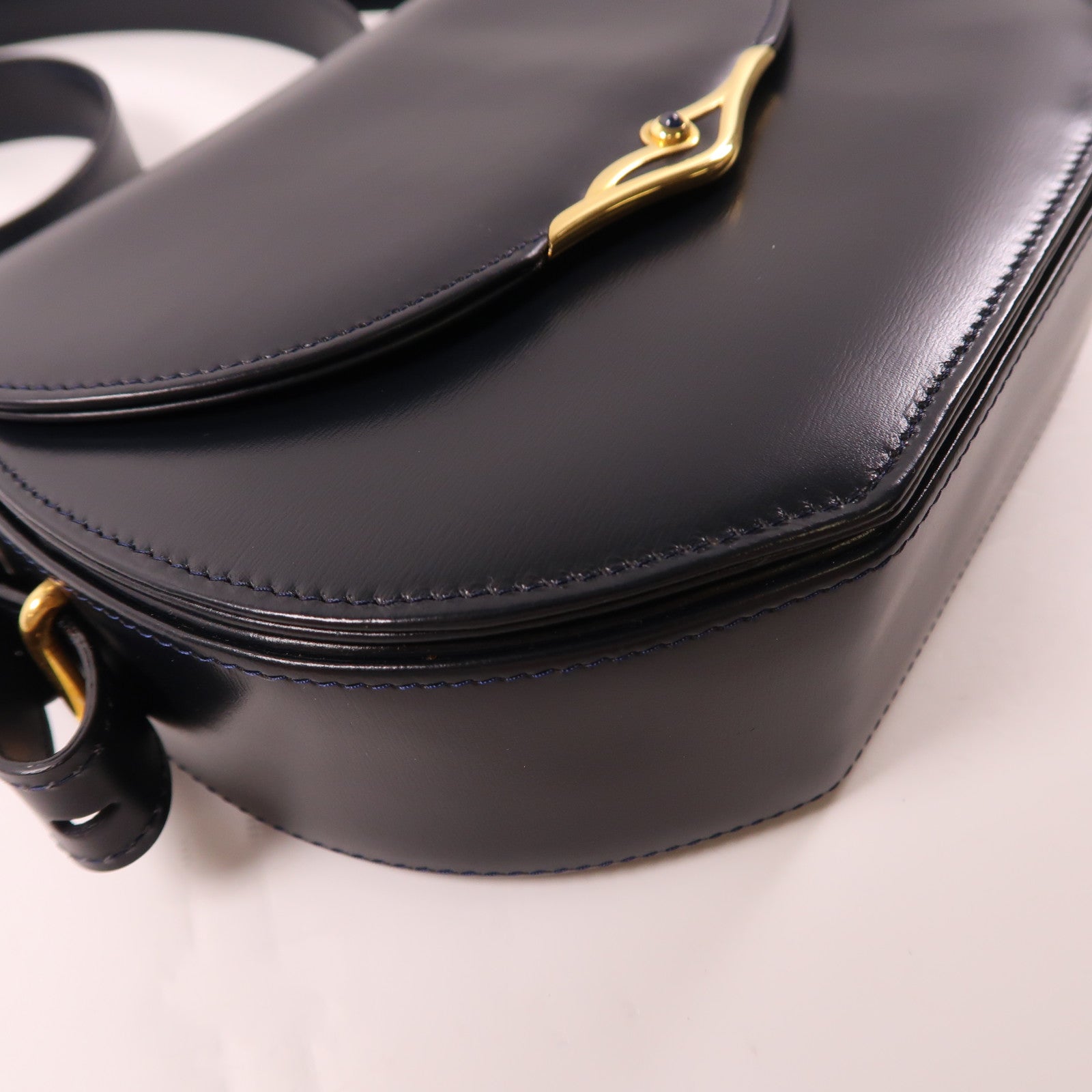 CARTIER 牛皮皮革Shoulder Bag金扣肩背袋黑色