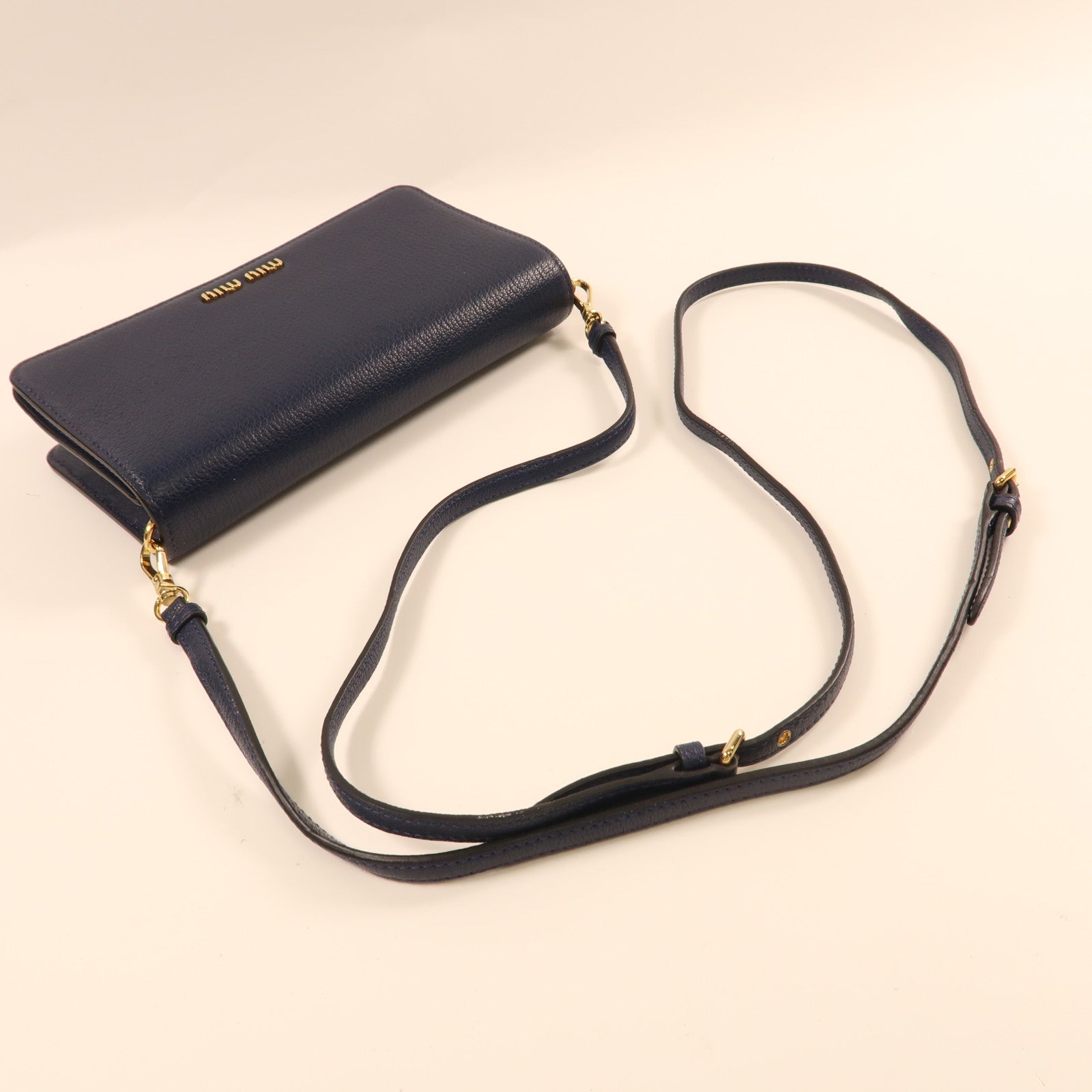 Miu Miu 牛皮皮革Shoulder Bag金扣肩背袋深藍色