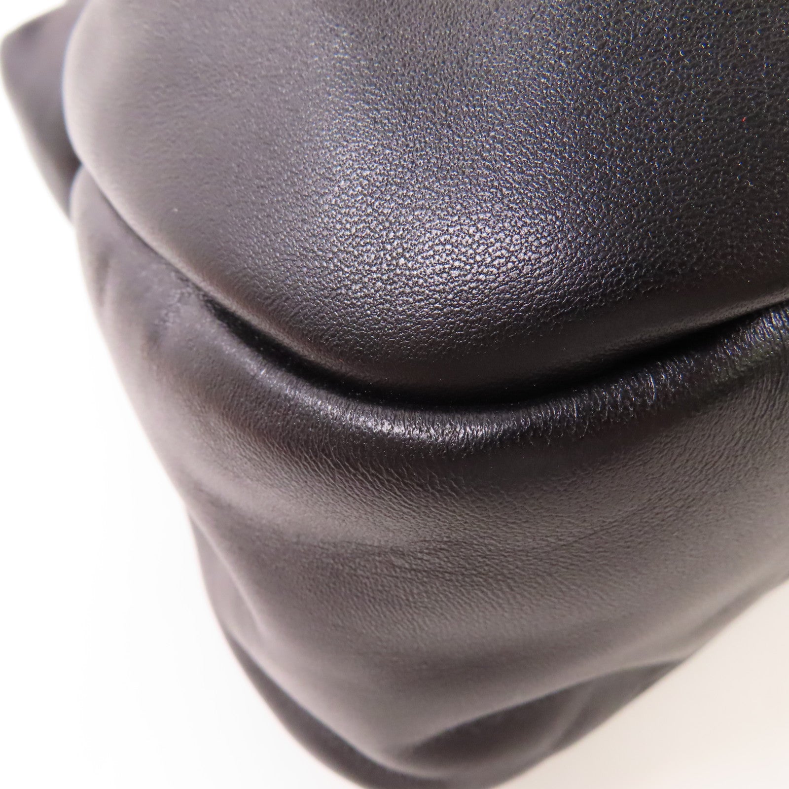 Miu Miu 羊皮皮革Shoulder Bag金扣肩背袋
