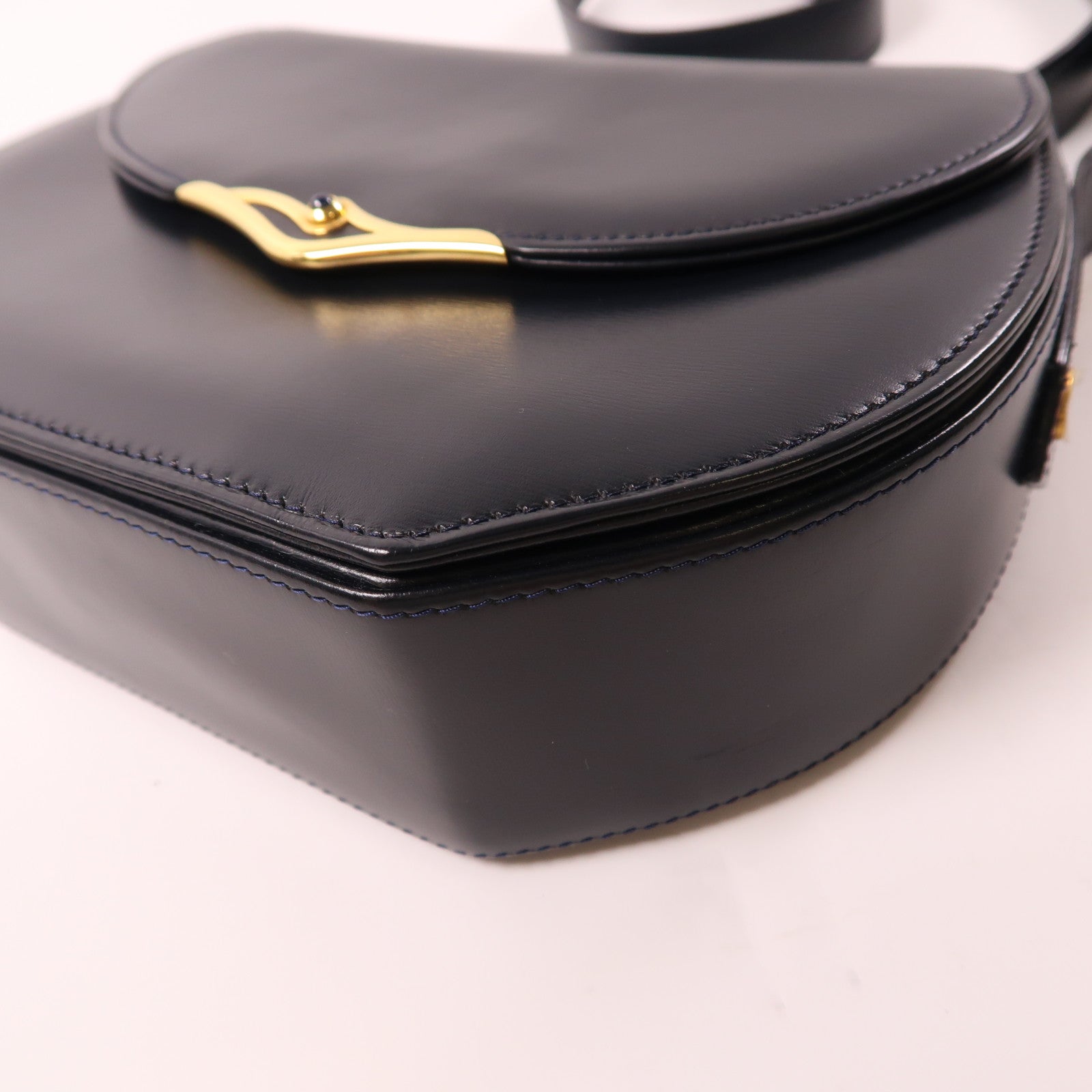 CARTIER 牛皮皮革Shoulder Bag金扣肩背袋黑色