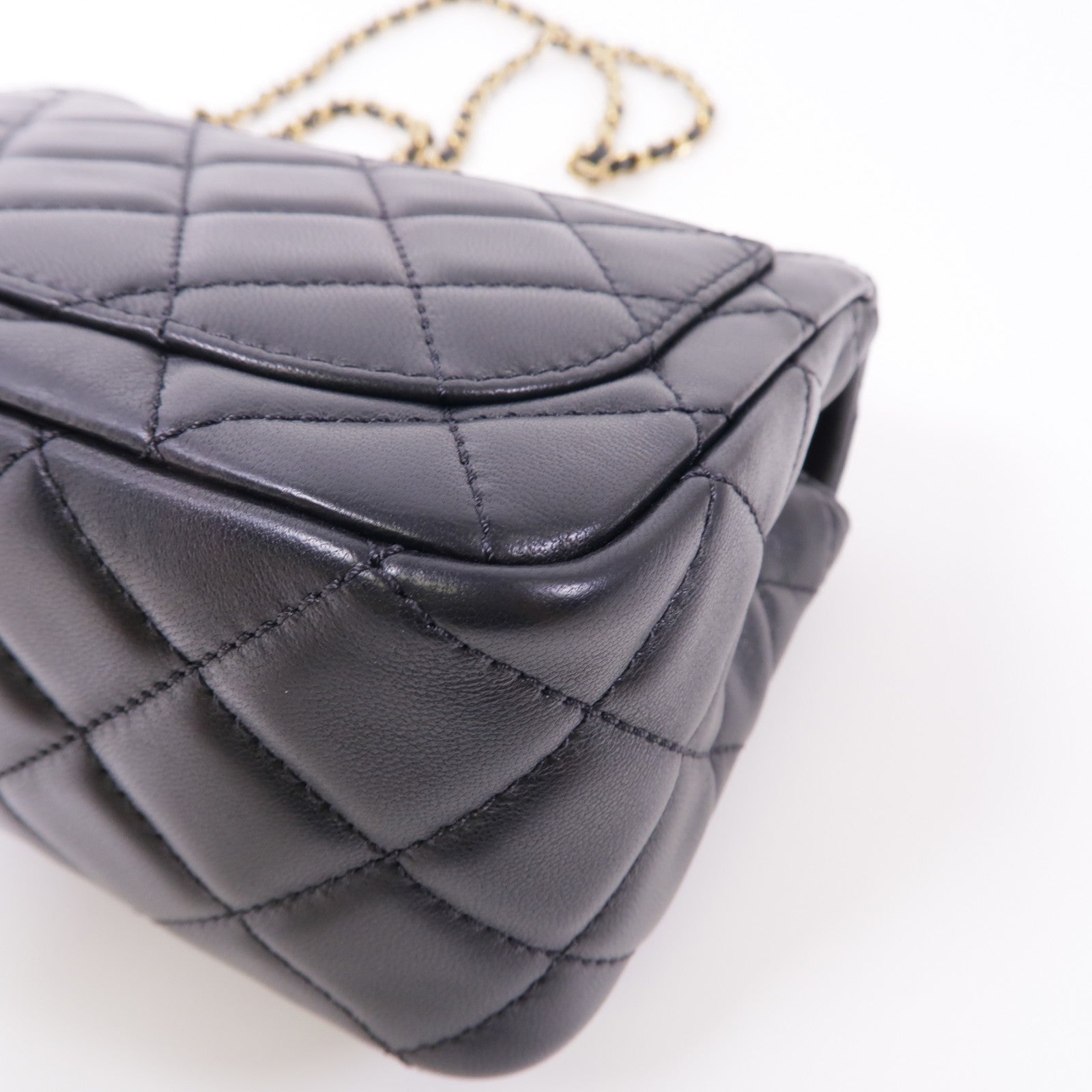 CHANEL 羊皮皮革Mini Classic 17金扣鏈帶肩背袋
