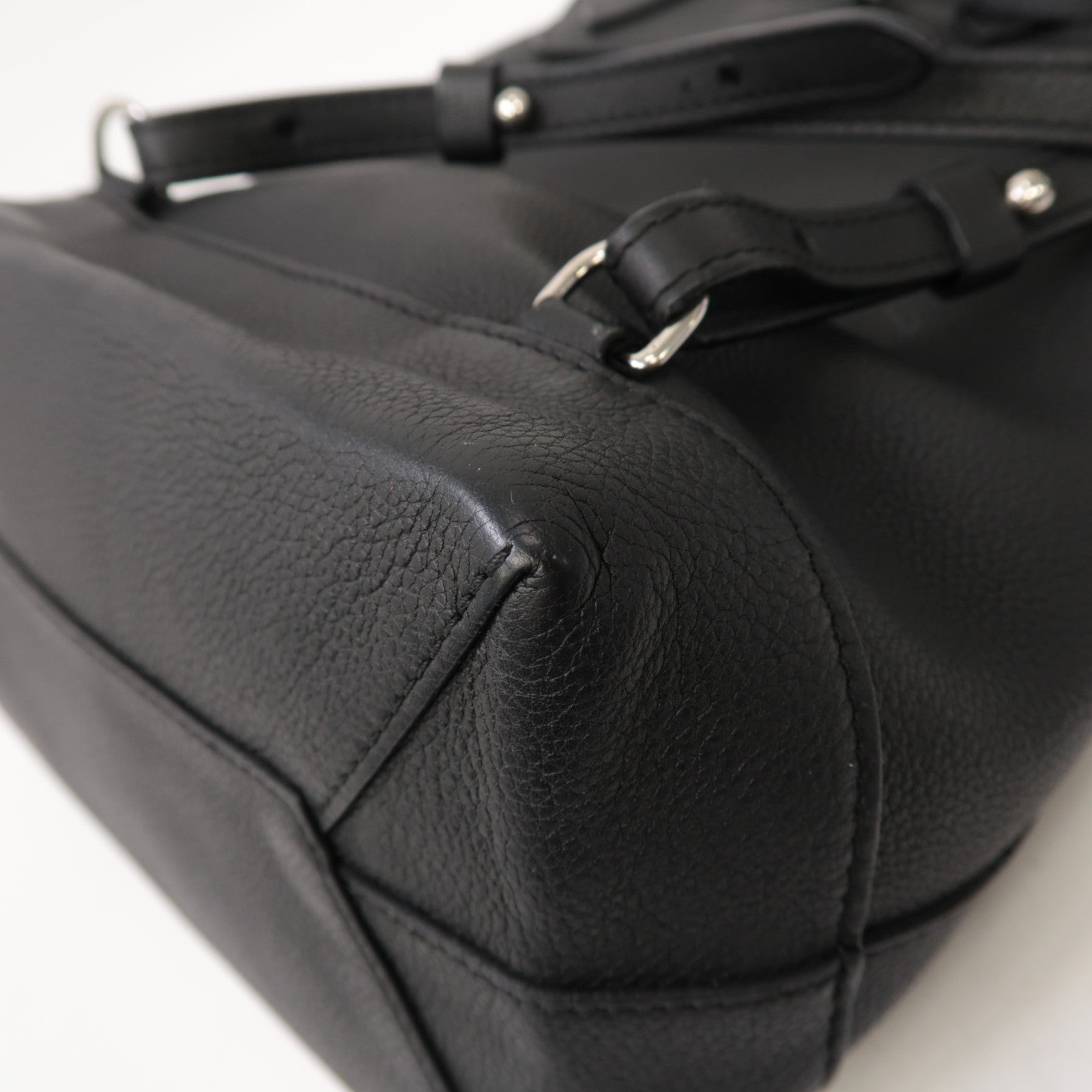 LOUIS VUITTON 牛皮皮革Lock Me Backpack銀扣背包黑色