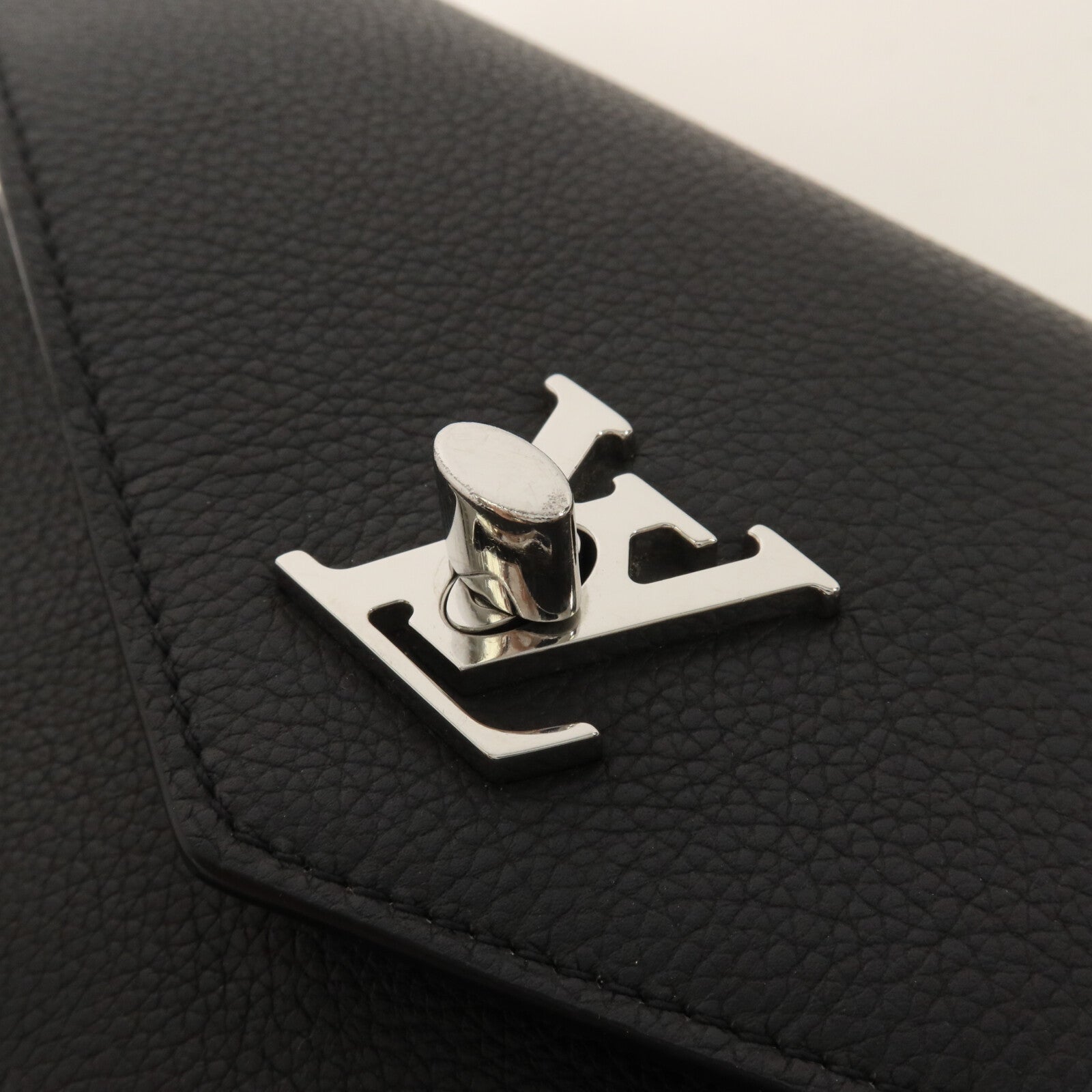 LOUIS VUITTON 牛皮皮革Mylockme鏈帶肩背袋