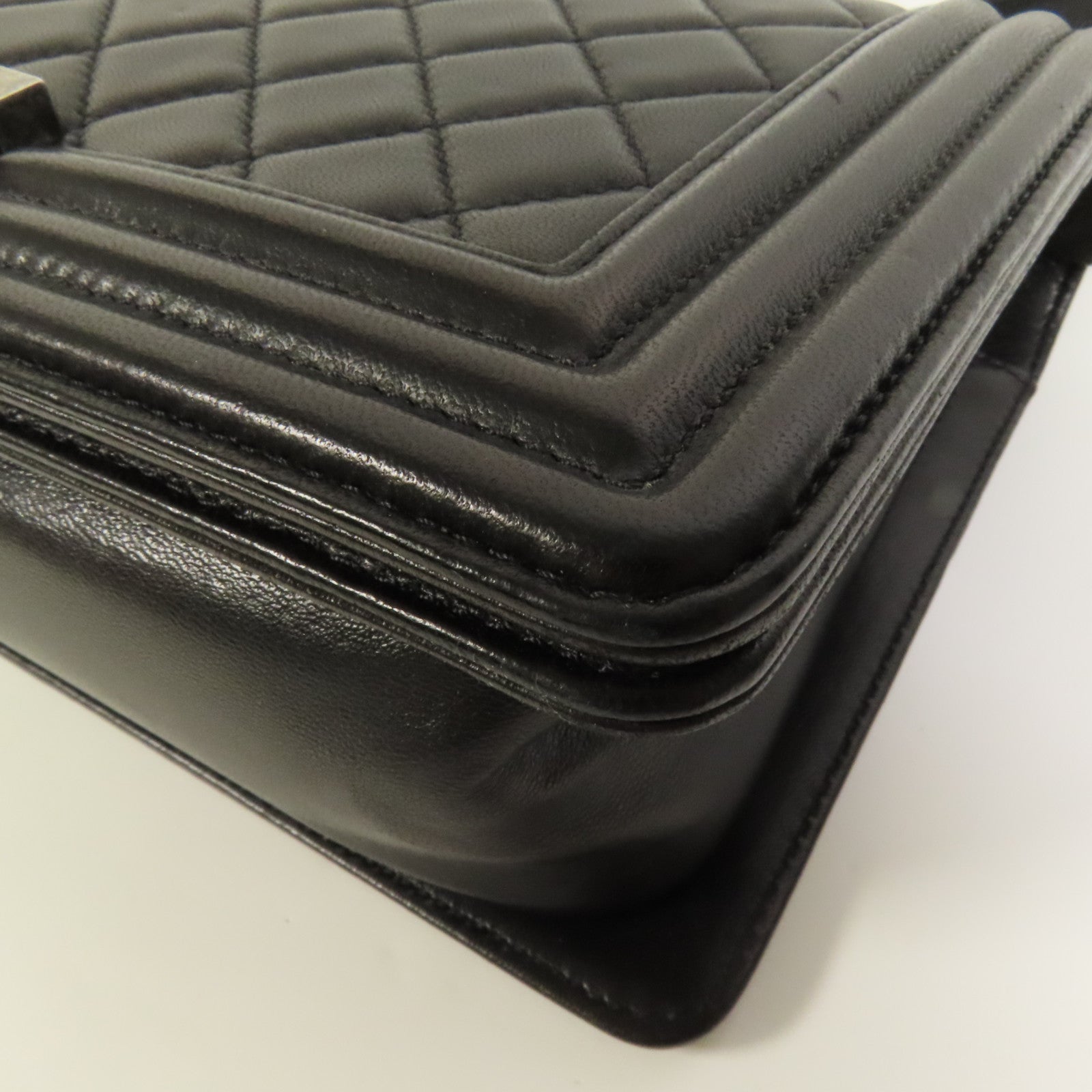 CHANEL 牛皮皮革Boy 25鏈帶肩背袋