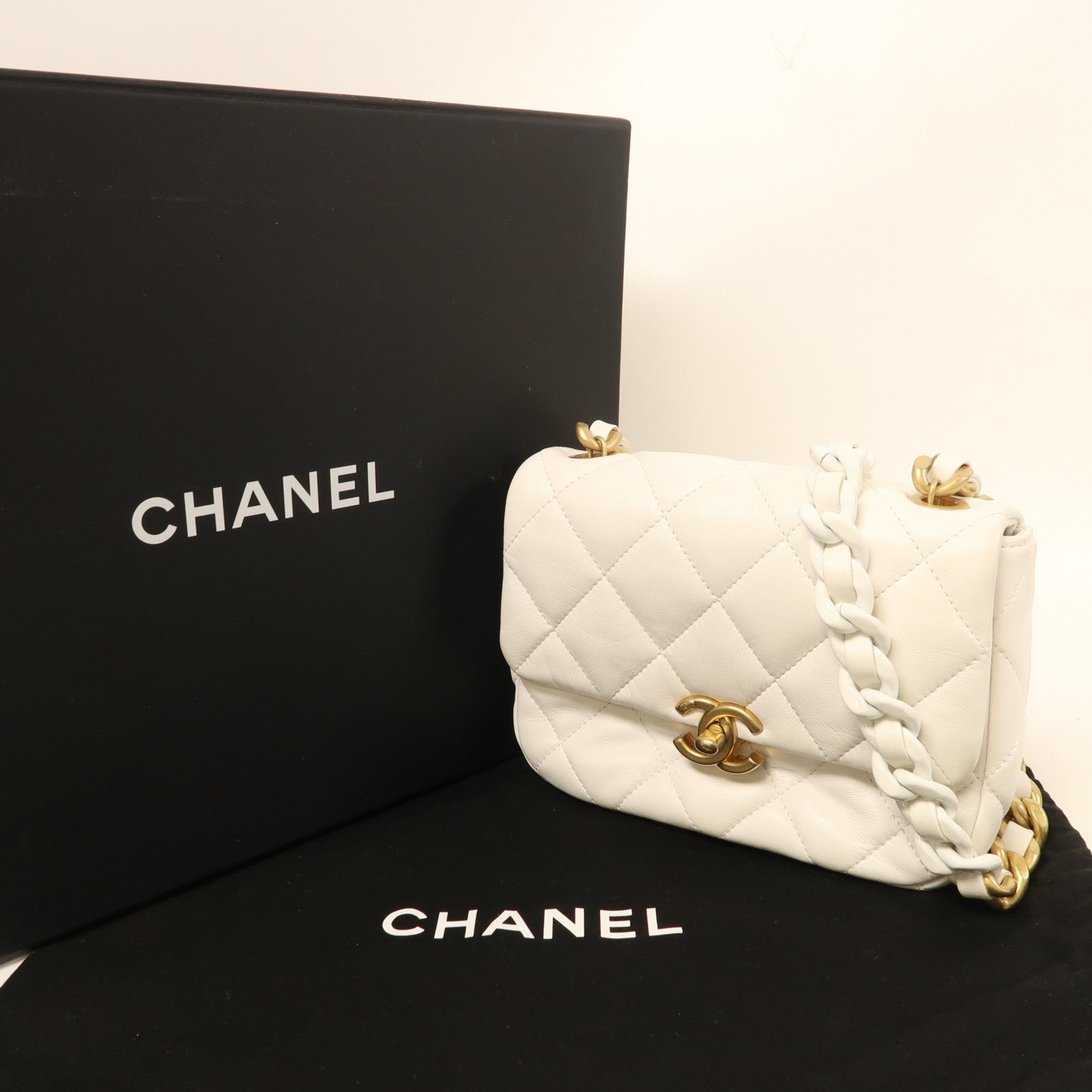 CHANEL 羊皮皮革Chain Shoulder金扣鏈帶肩背袋