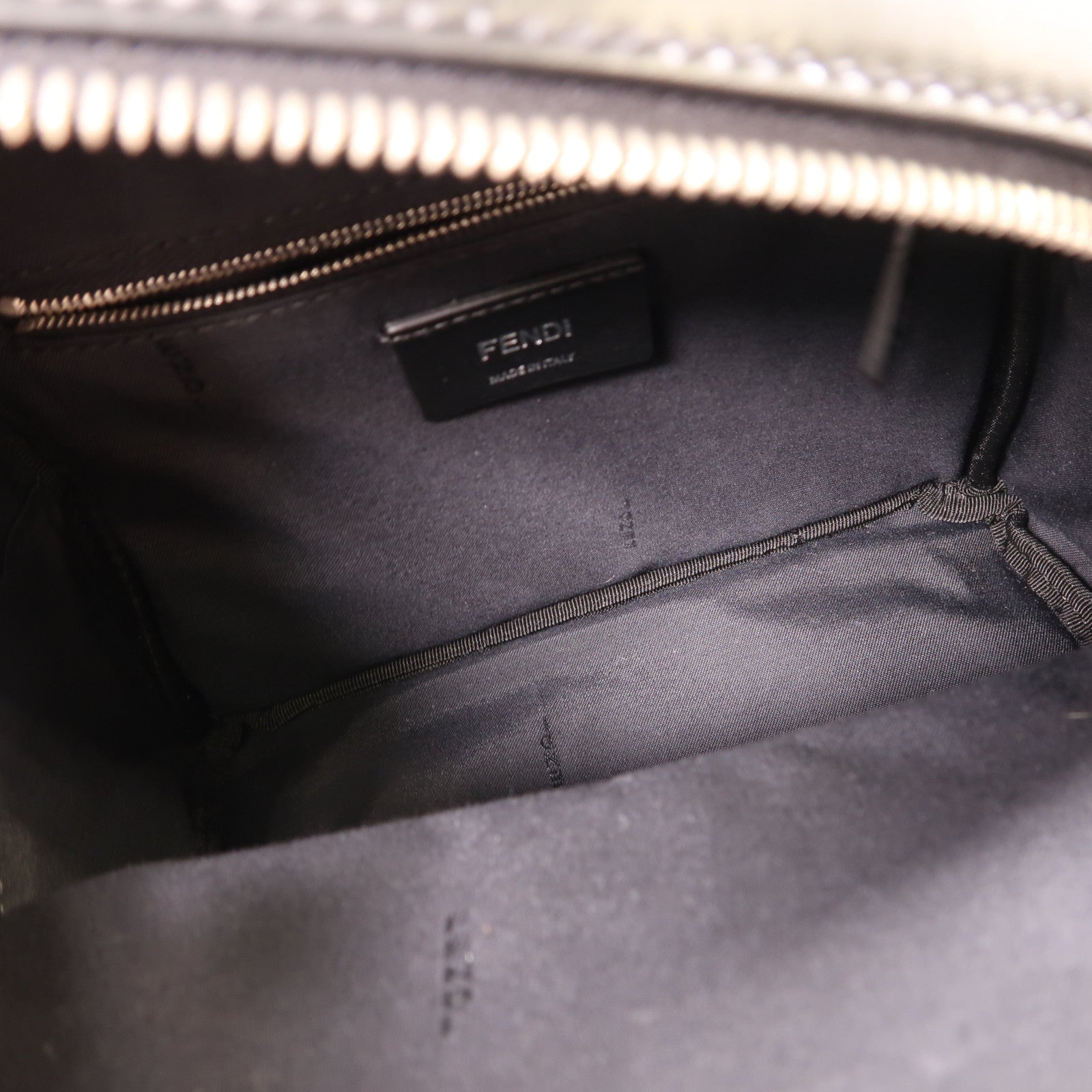 FENDI 牛皮皮革Backpack銀扣背包黑色