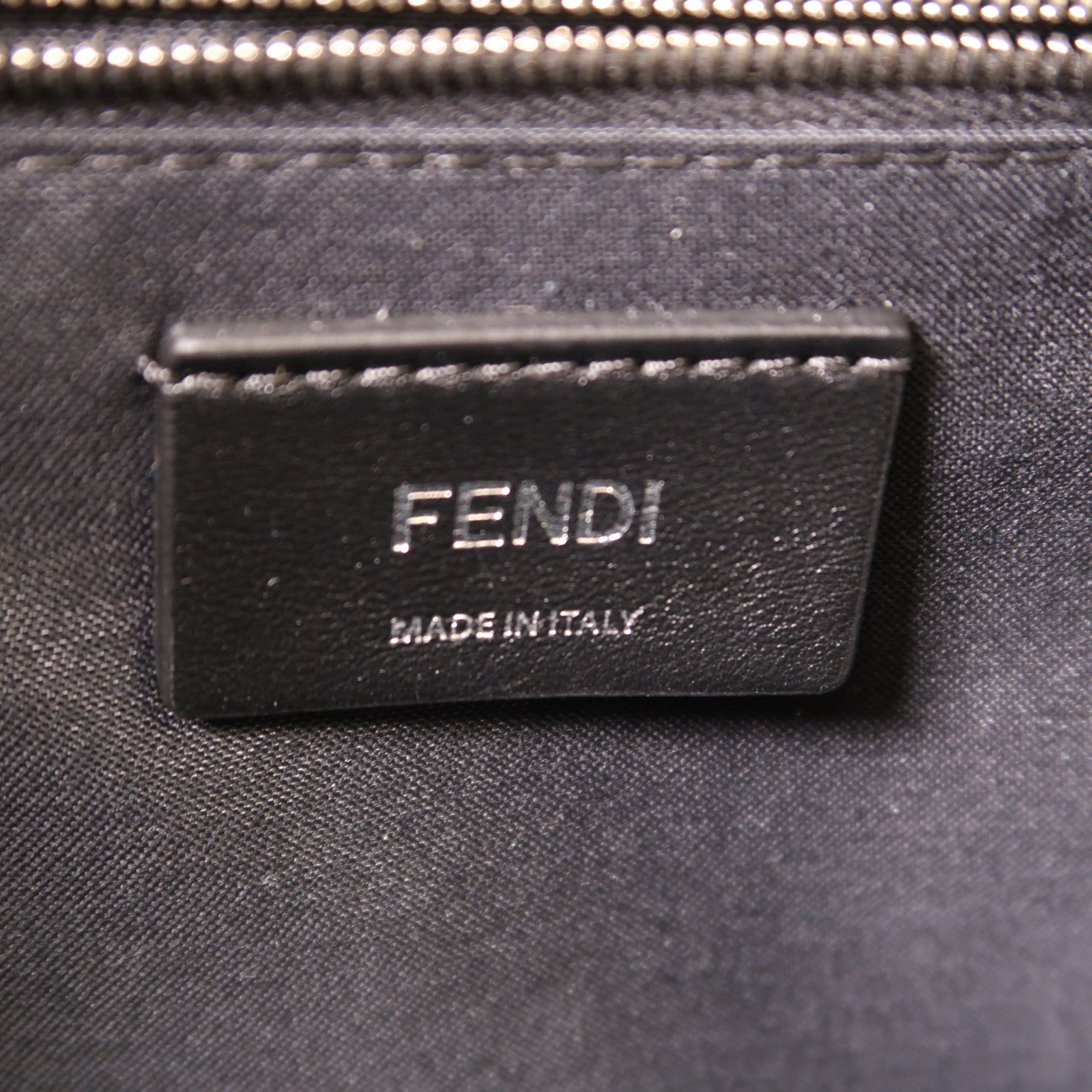 FENDI 牛皮皮革Backpack銀扣背包黑色