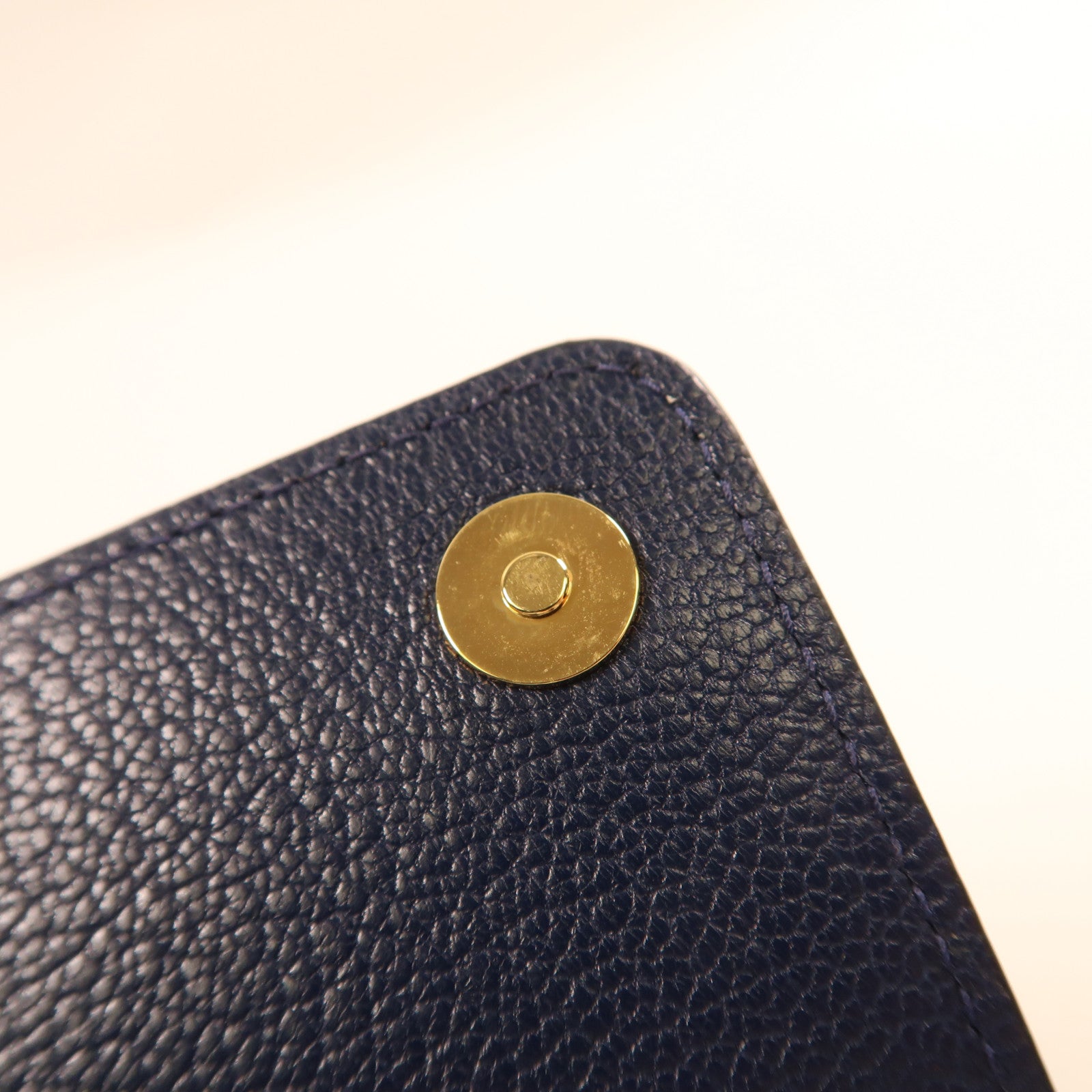 Miu Miu 牛皮皮革Shoulder Bag金扣肩背袋深藍色