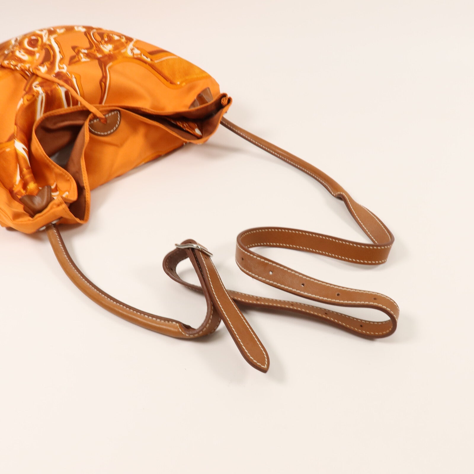 HERMES 絲質Silky City PM肩背袋Orange