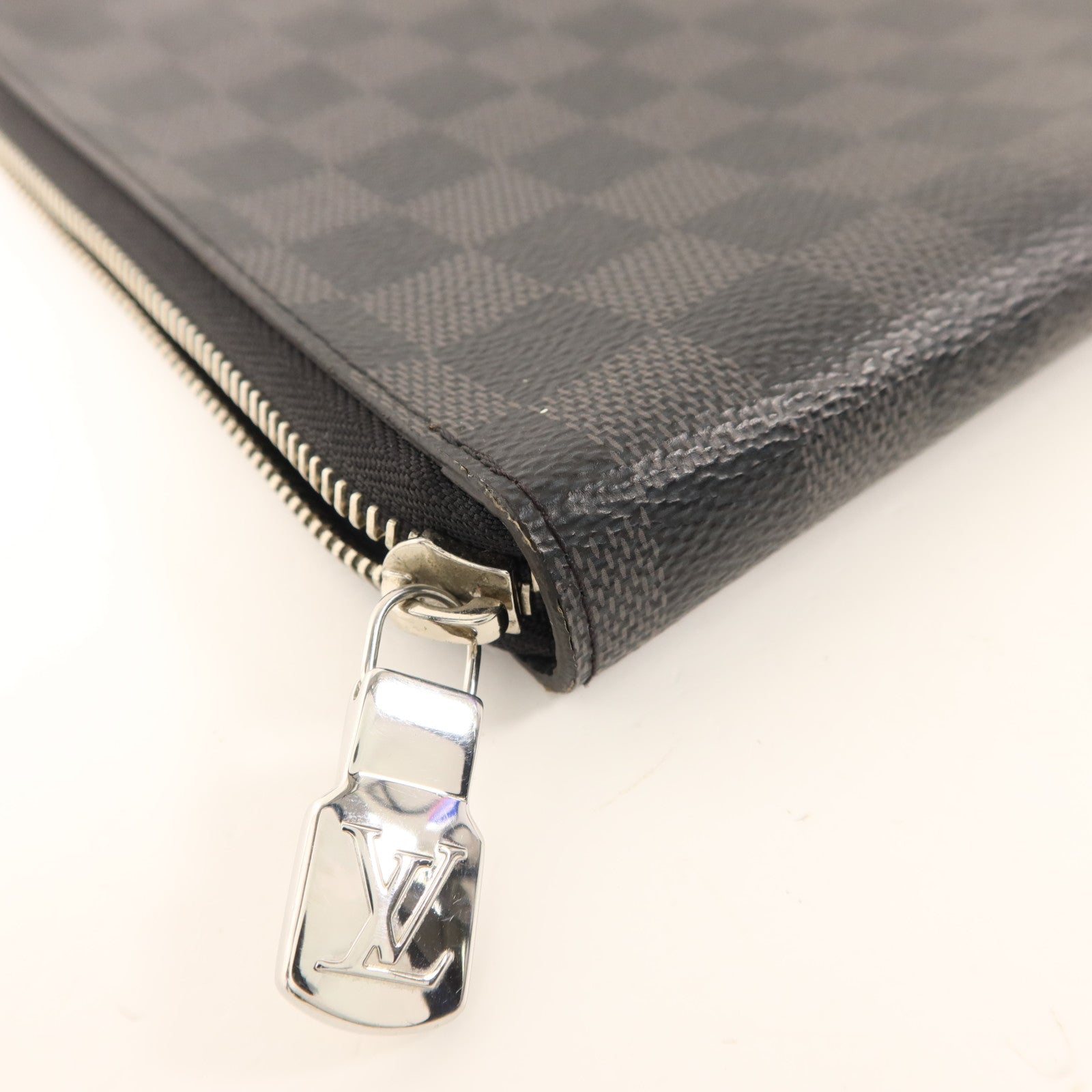 LOUIS VUITTON Damier Graphite Pochette Jour PM銀扣手拿包