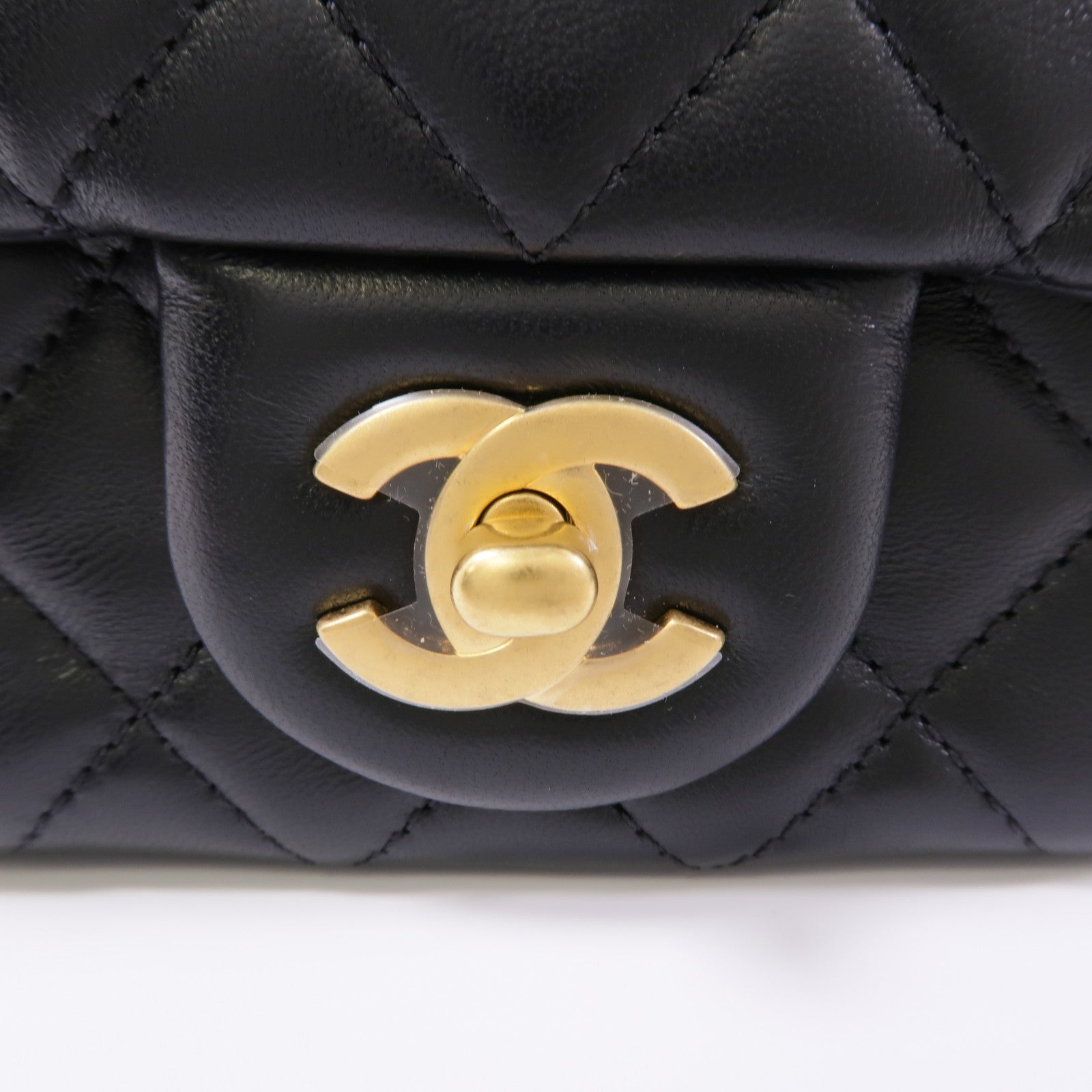 CHANEL 羊皮皮革Mini Classic 17金扣鏈帶肩背袋