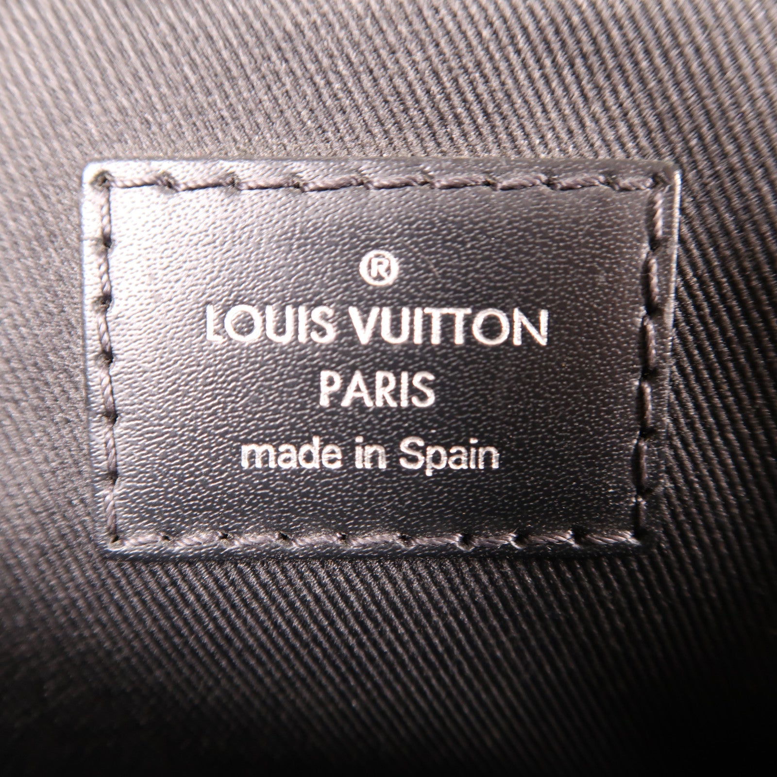 LOUIS VUITTON Monogram Eclipse District PM銀扣肩背袋黑色