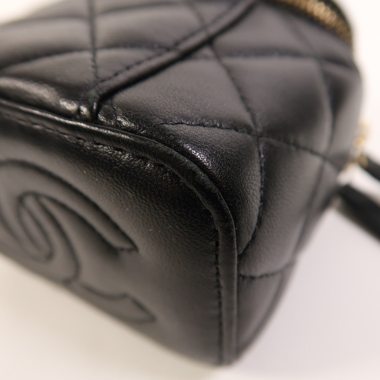 CHANEL 羊皮皮革Mini Vanity金扣鏈帶肩背袋