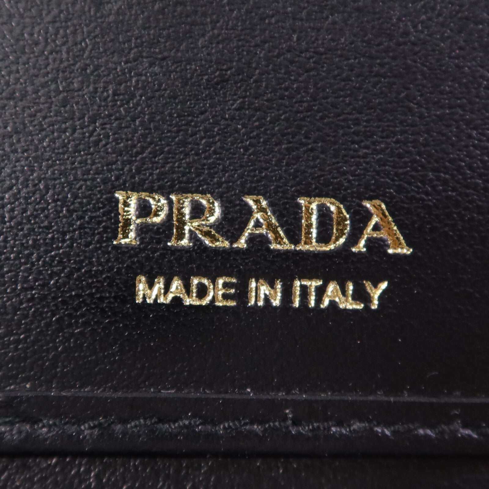 PRADA 牛皮皮革Saffiano Wallet金扣錢包