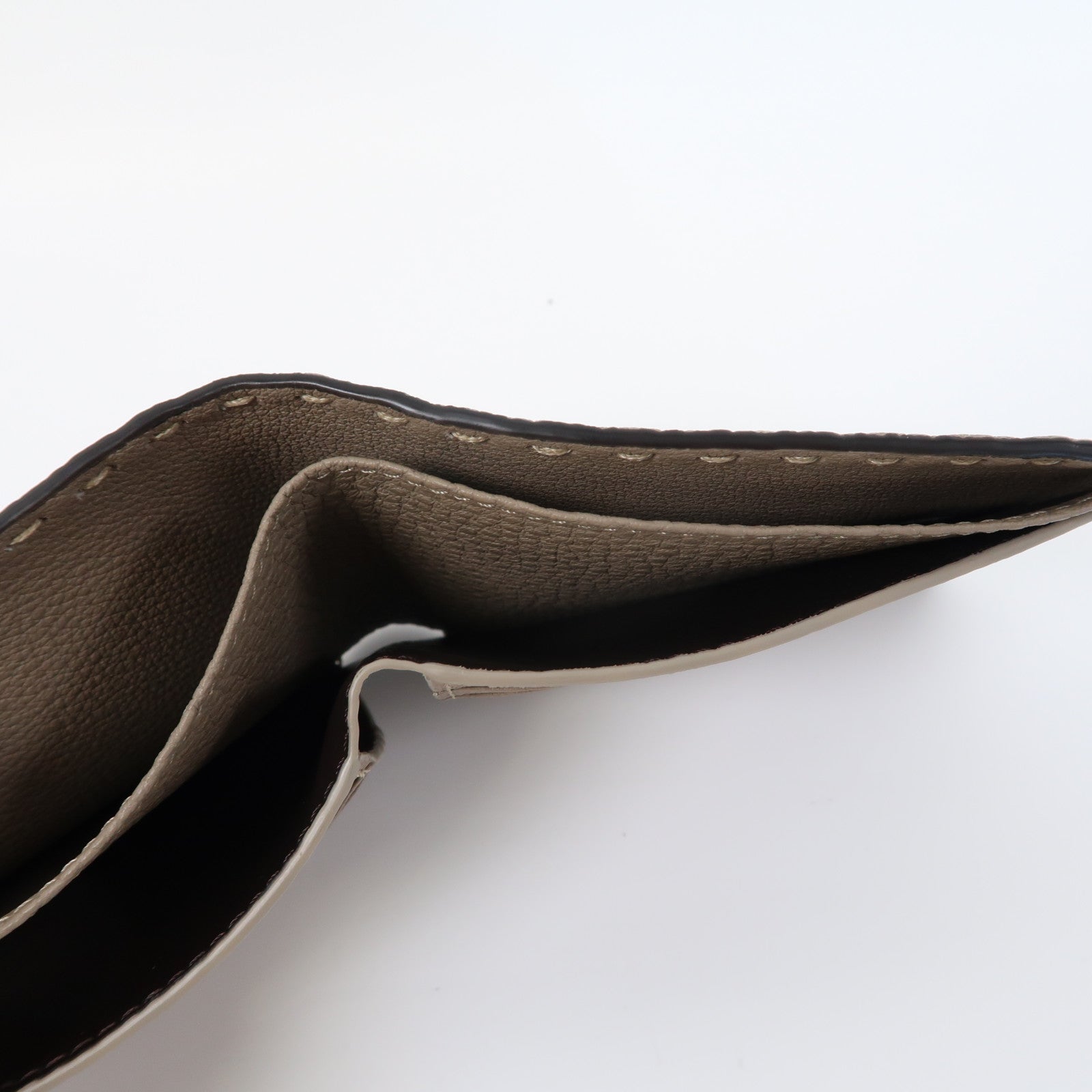 FENDI 牛皮皮革Selleria Wallet錢包米色