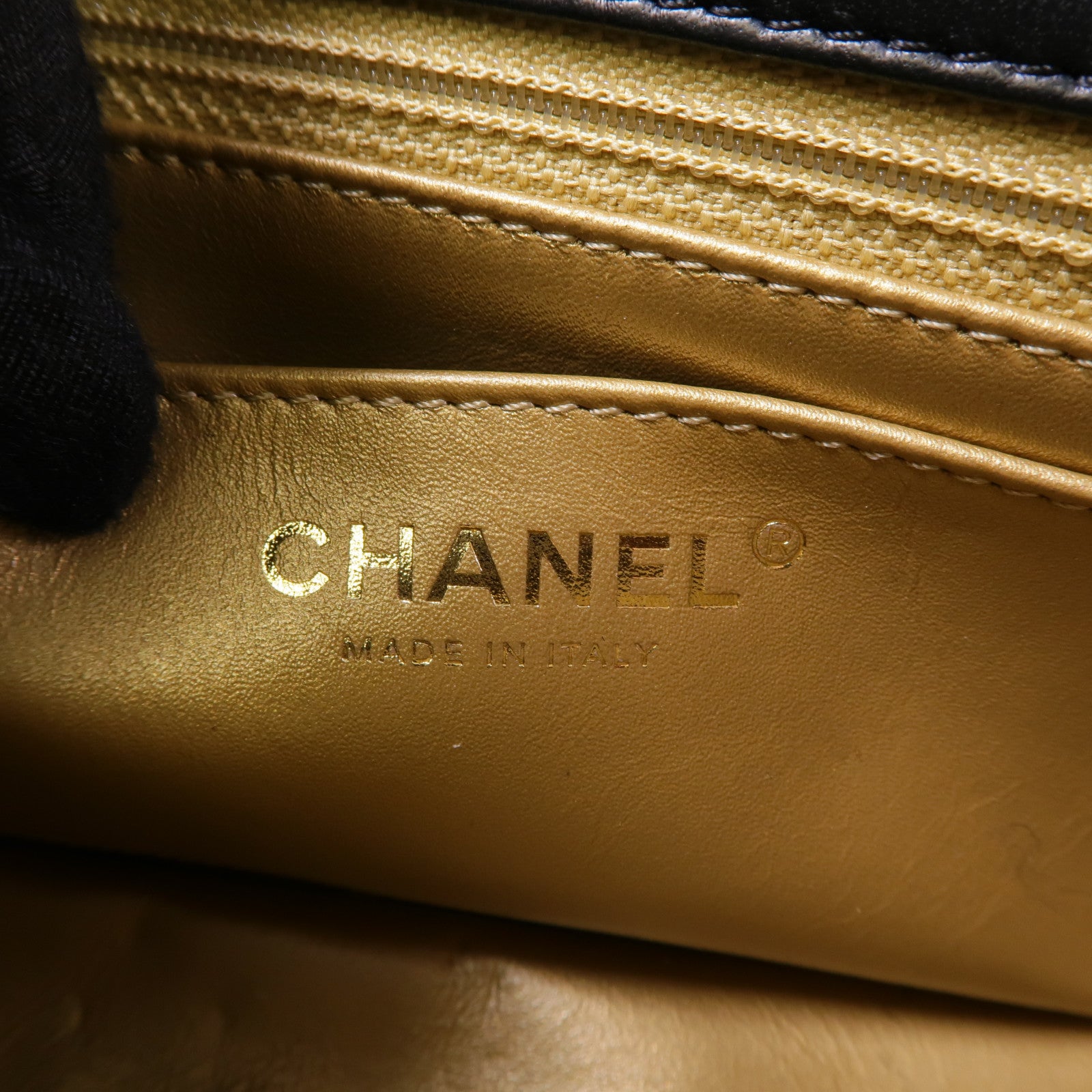 CHANEL 羊皮皮革Mini Classic 17金扣鏈帶肩背袋