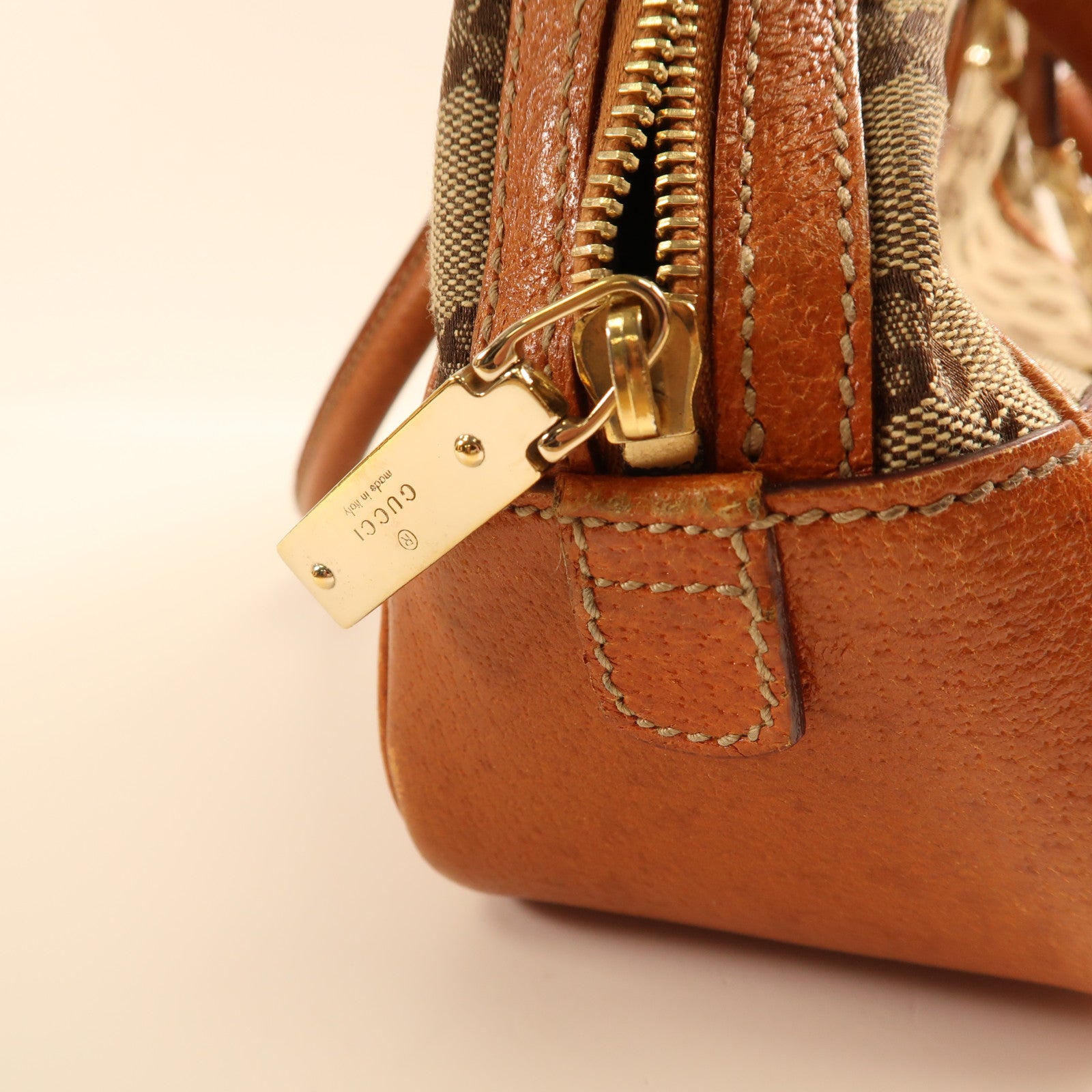 GUCCI 帆布Shoulder Bag金扣鏈帶肩背袋