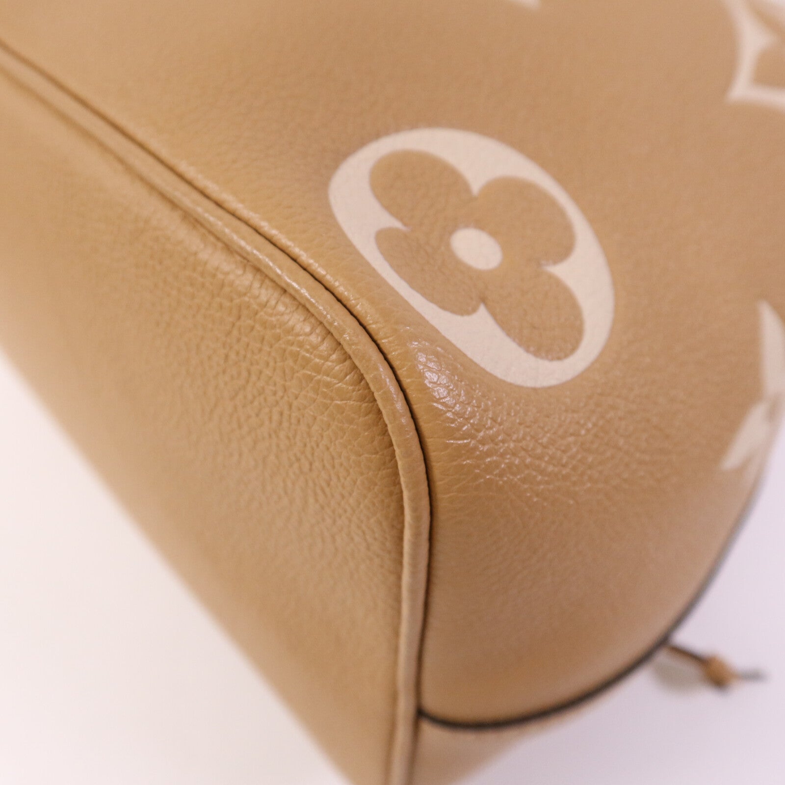 LOUIS VUITTON Monogram Empreinte Neo Noe金扣手挽帥背兩用袋