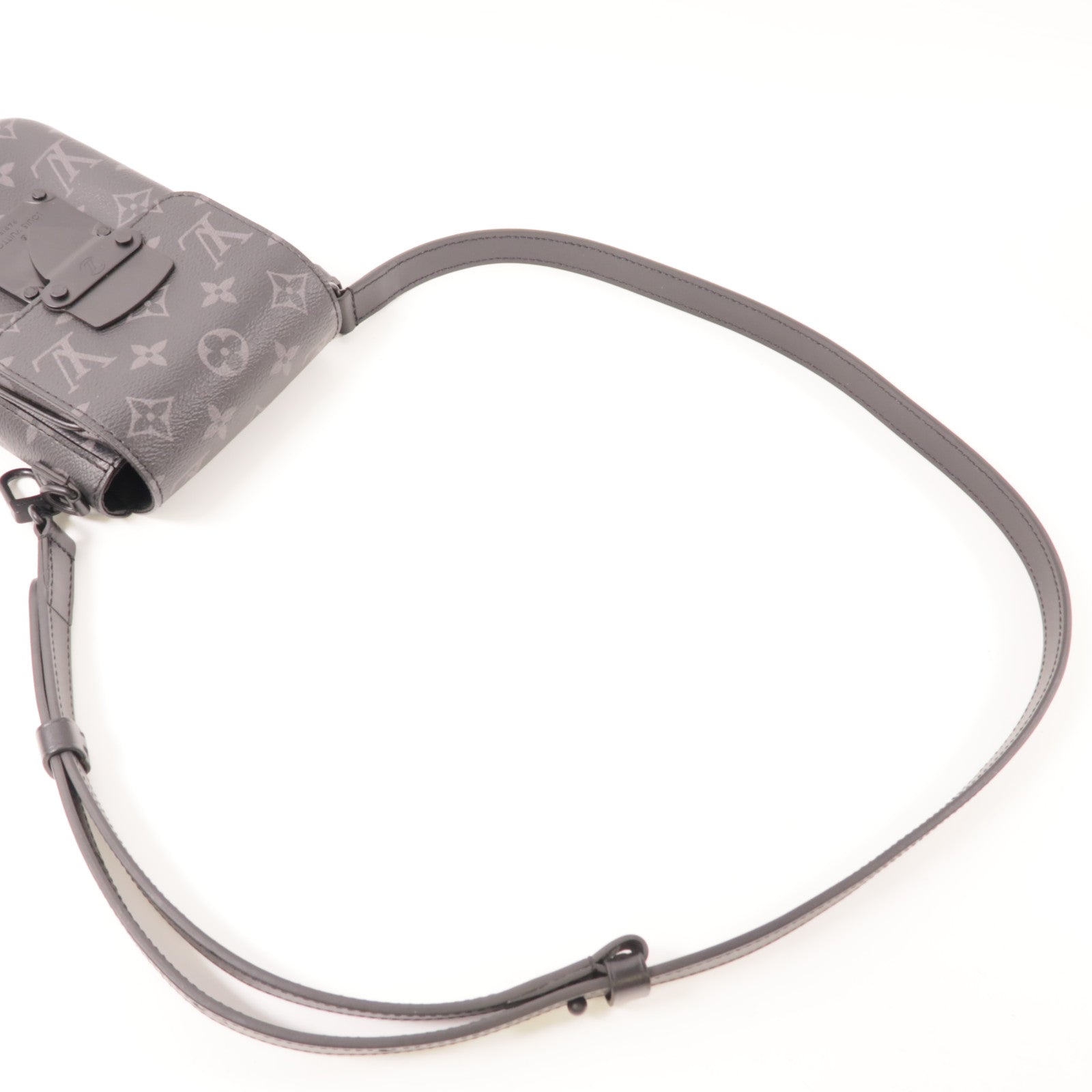LOUIS VUITTON Monogram Eclipse S-Lock Vertical肩背袋