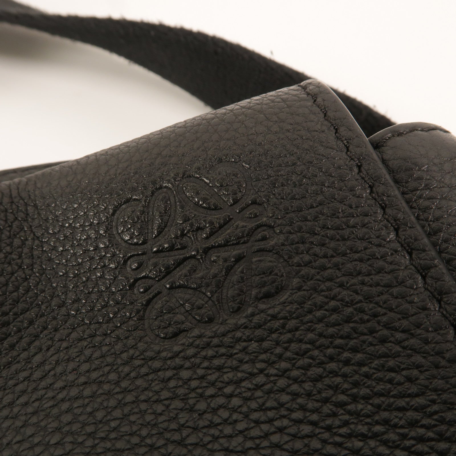 LOEWE 牛皮皮革Military Messenger XS肩背袋