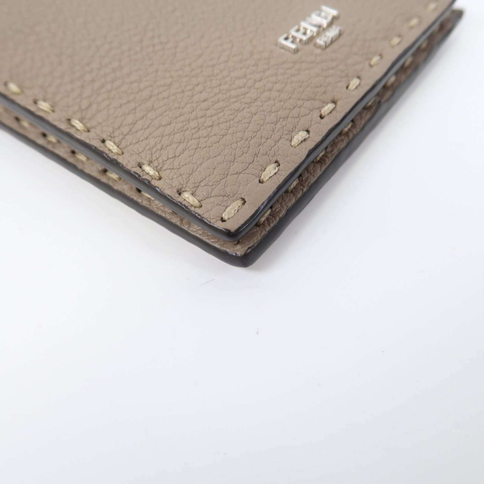 FENDI 牛皮皮革Selleria Wallet錢包米色