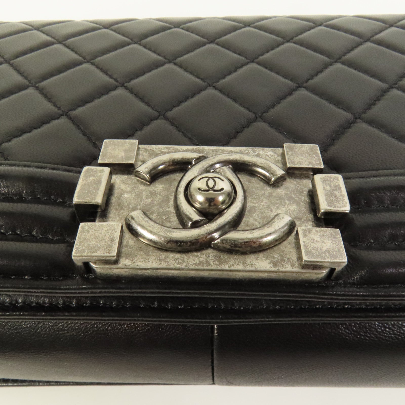 CHANEL 牛皮皮革Boy 25鏈帶肩背袋