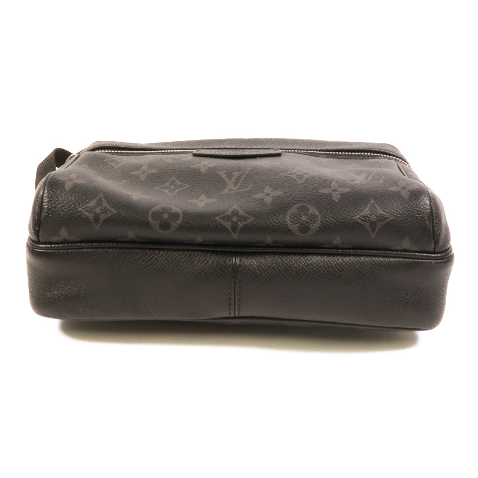 LOUIS VUITTON Monogram Eclipse/Taiga Outdoor Messenger銀扣肩背袋