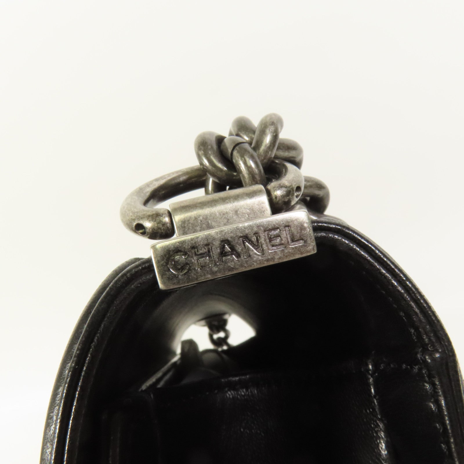 CHANEL 牛皮皮革Boy 25鏈帶肩背袋