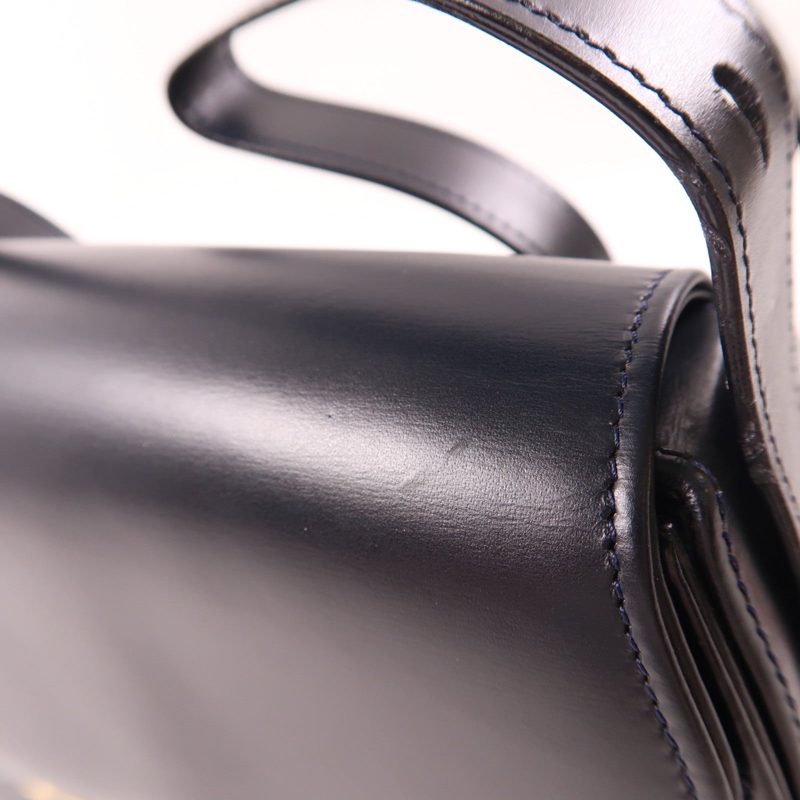 CARTIER 牛皮皮革Shoulder Bag金扣肩背袋黑色