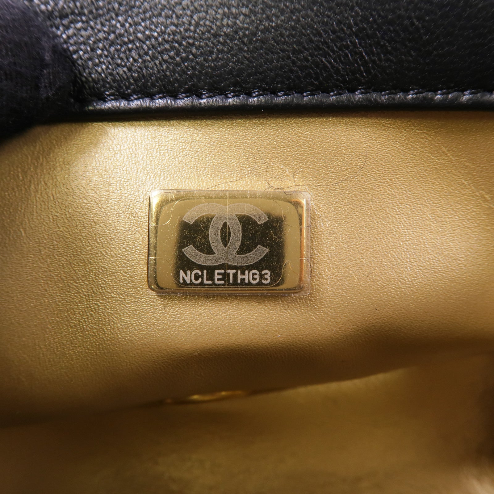 CHANEL 羊皮皮革Mini Classic 17金扣鏈帶肩背袋